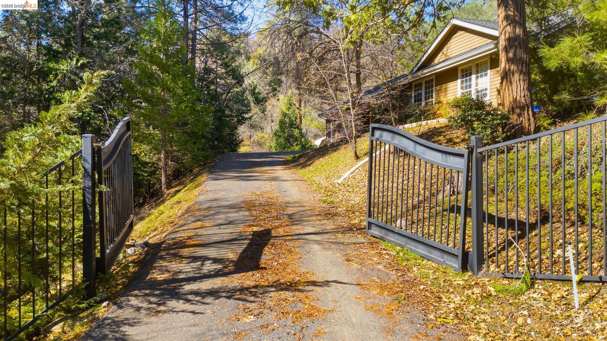 Detail Gallery Image 8 of 32 For 21440 N Tuolumne Rd, Twain Harte,  CA 95383 - 3 Beds | 2 Baths