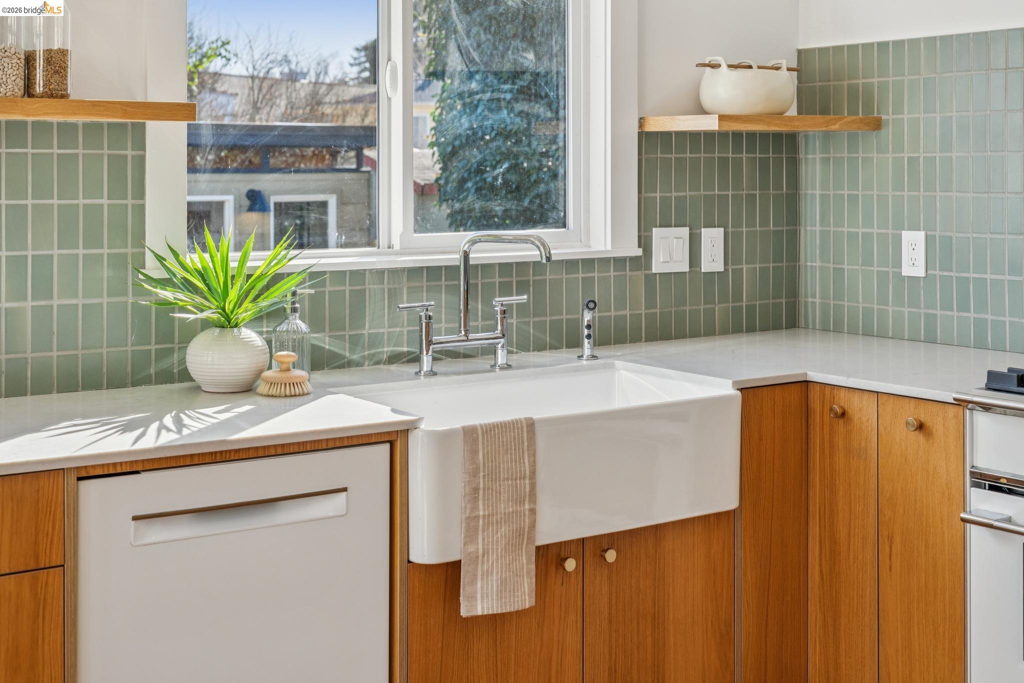 Detail Gallery Image 17 of 60 For 737 Cary Dr, San Leandro,  CA 94577 - 3 Beds | 2 Baths