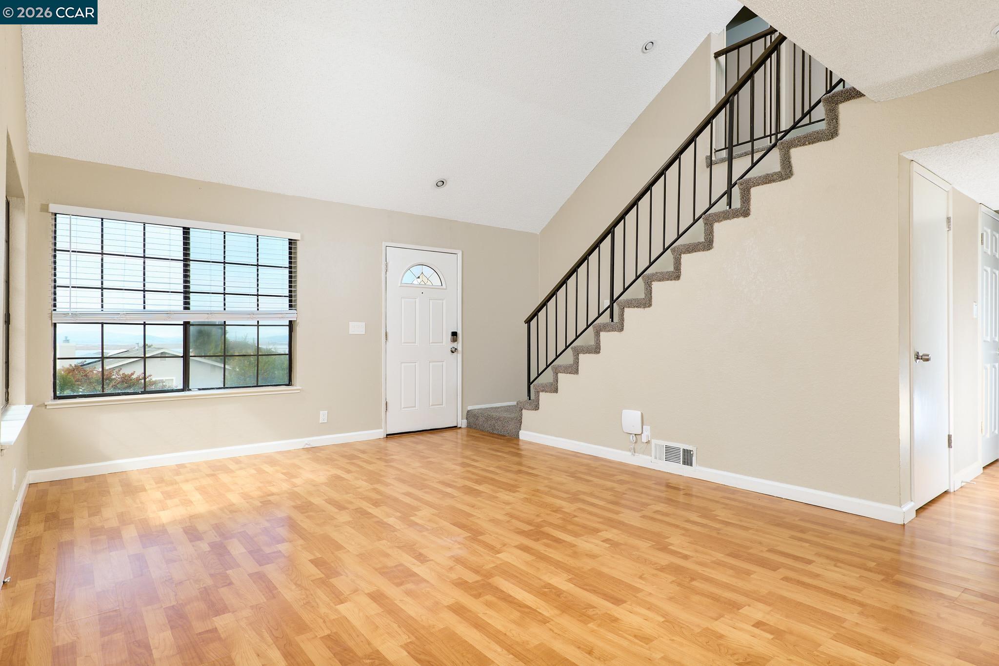 Detail Gallery Image 15 of 25 For 120 Persimmon Dr, Vallejo,  CA 94589 - 4 Beds | 2/1 Baths