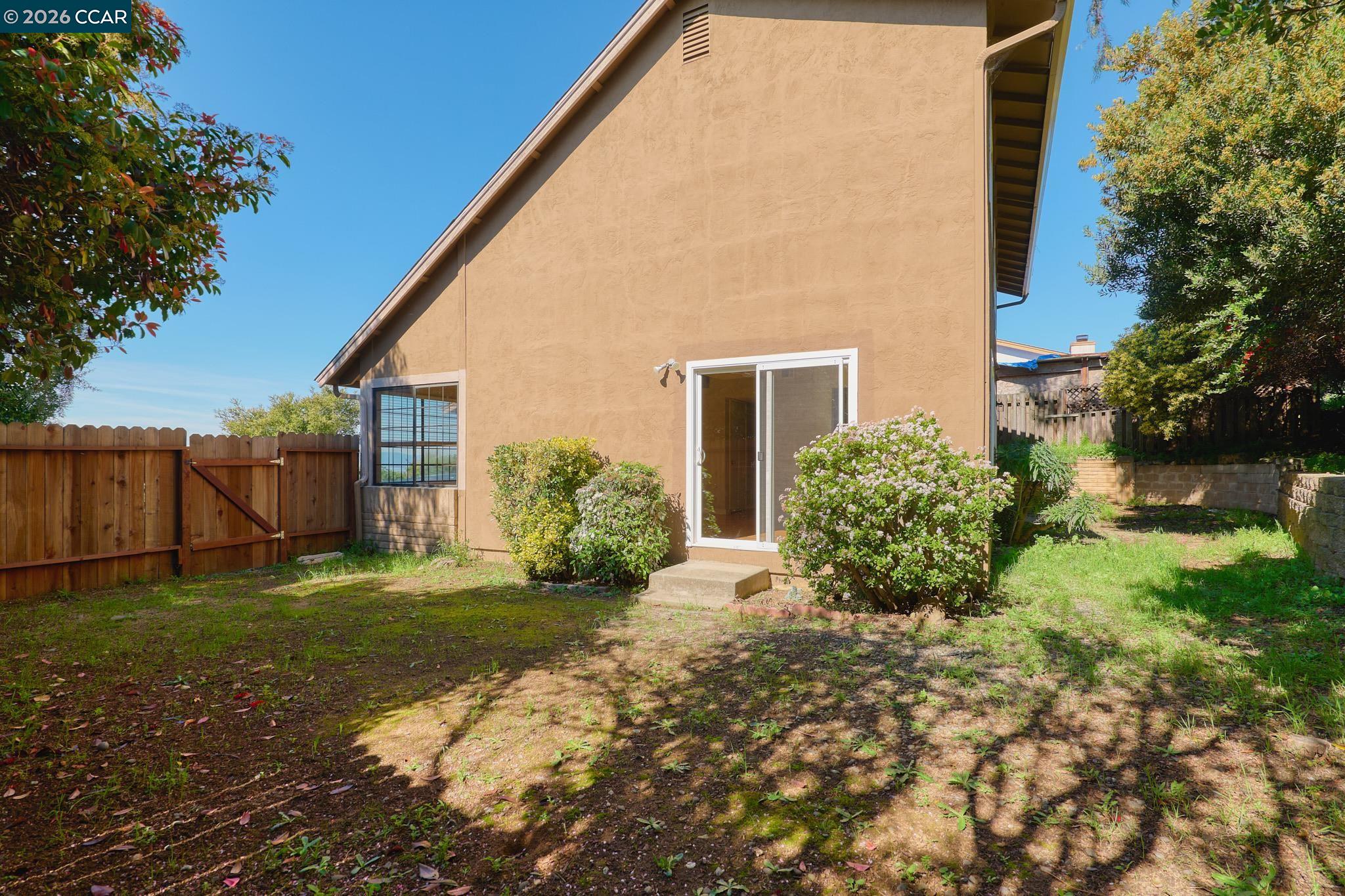 Detail Gallery Image 22 of 25 For 120 Persimmon Dr, Vallejo,  CA 94589 - 4 Beds | 2/1 Baths