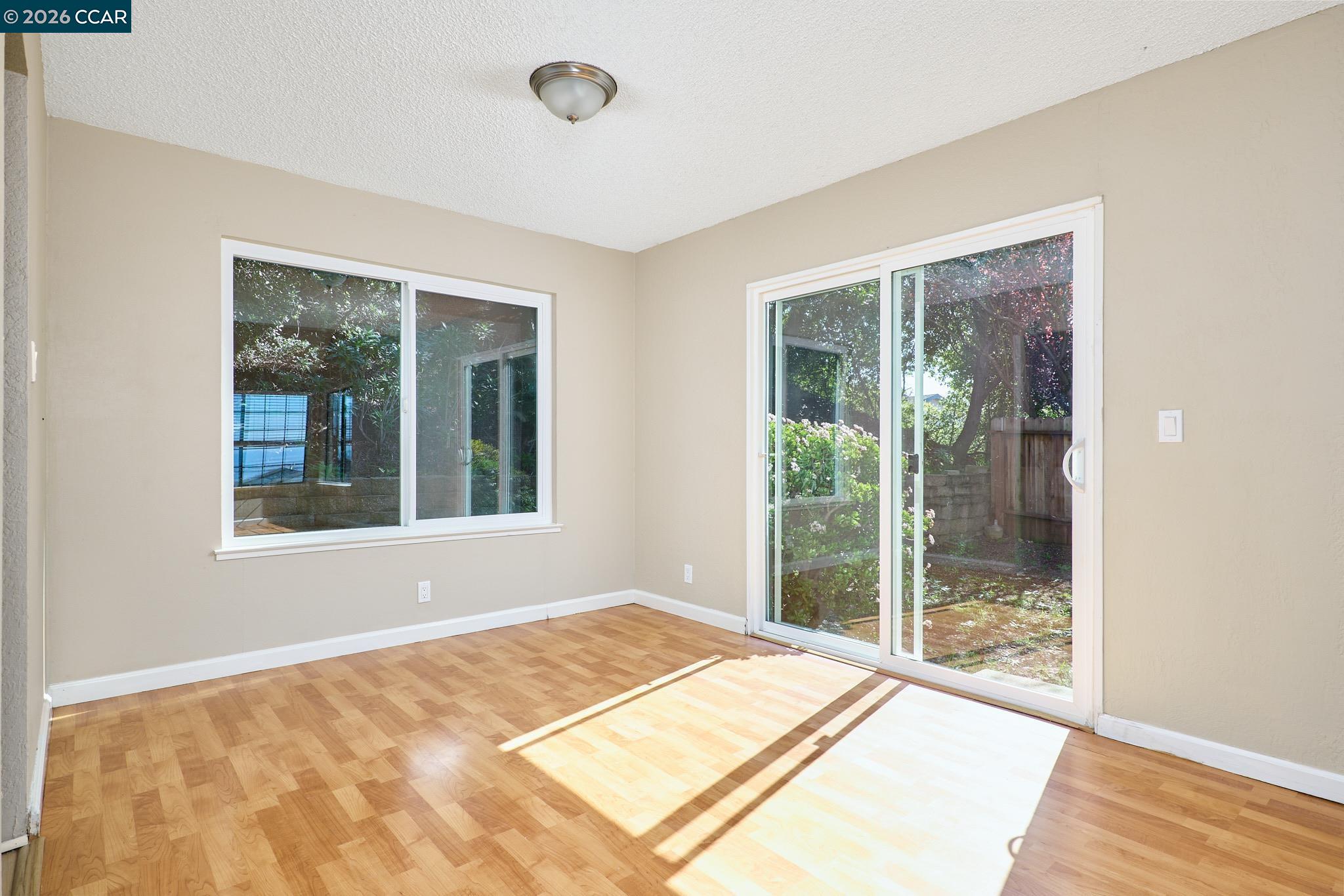 Detail Gallery Image 10 of 25 For 120 Persimmon Dr, Vallejo,  CA 94589 - 4 Beds | 2/1 Baths