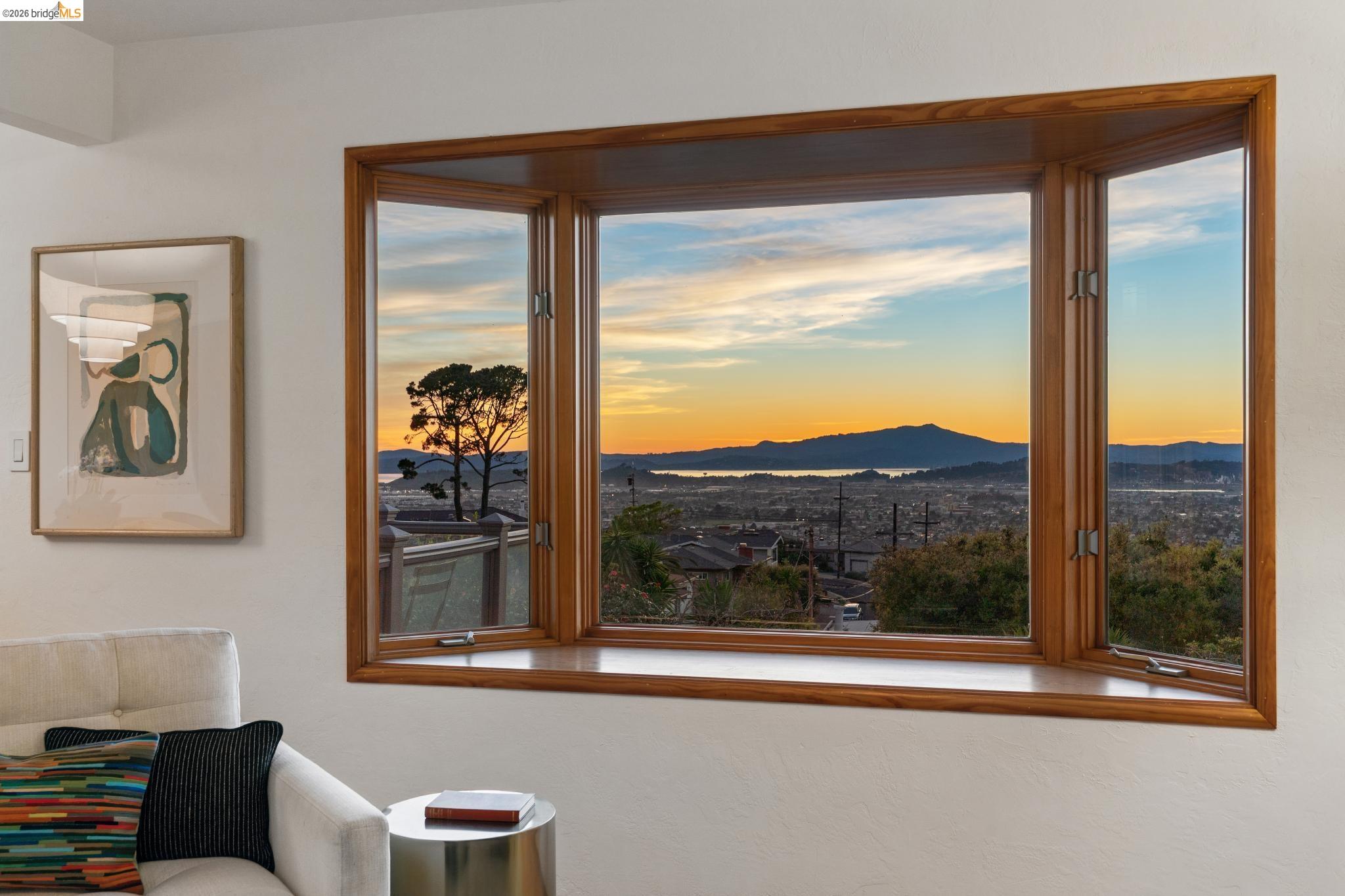 Detail Gallery Image 3 of 53 For 2729 Del Monte Ave, El Cerrito,  CA 94530 - 4 Beds | 2 Baths