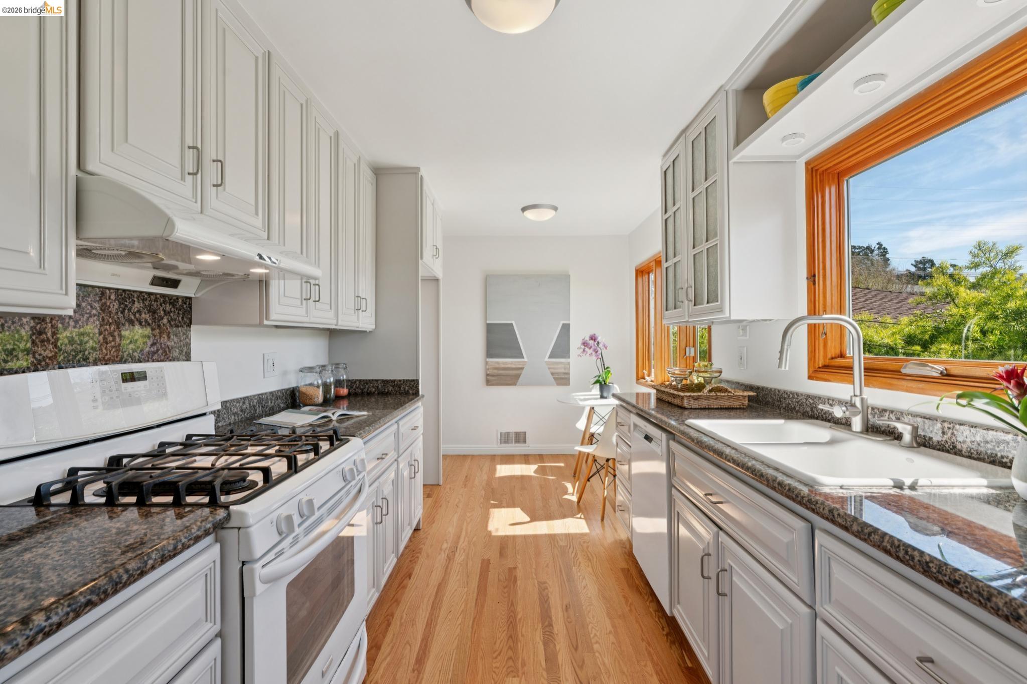 Detail Gallery Image 30 of 53 For 2729 Del Monte Ave, El Cerrito,  CA 94530 - 4 Beds | 2 Baths