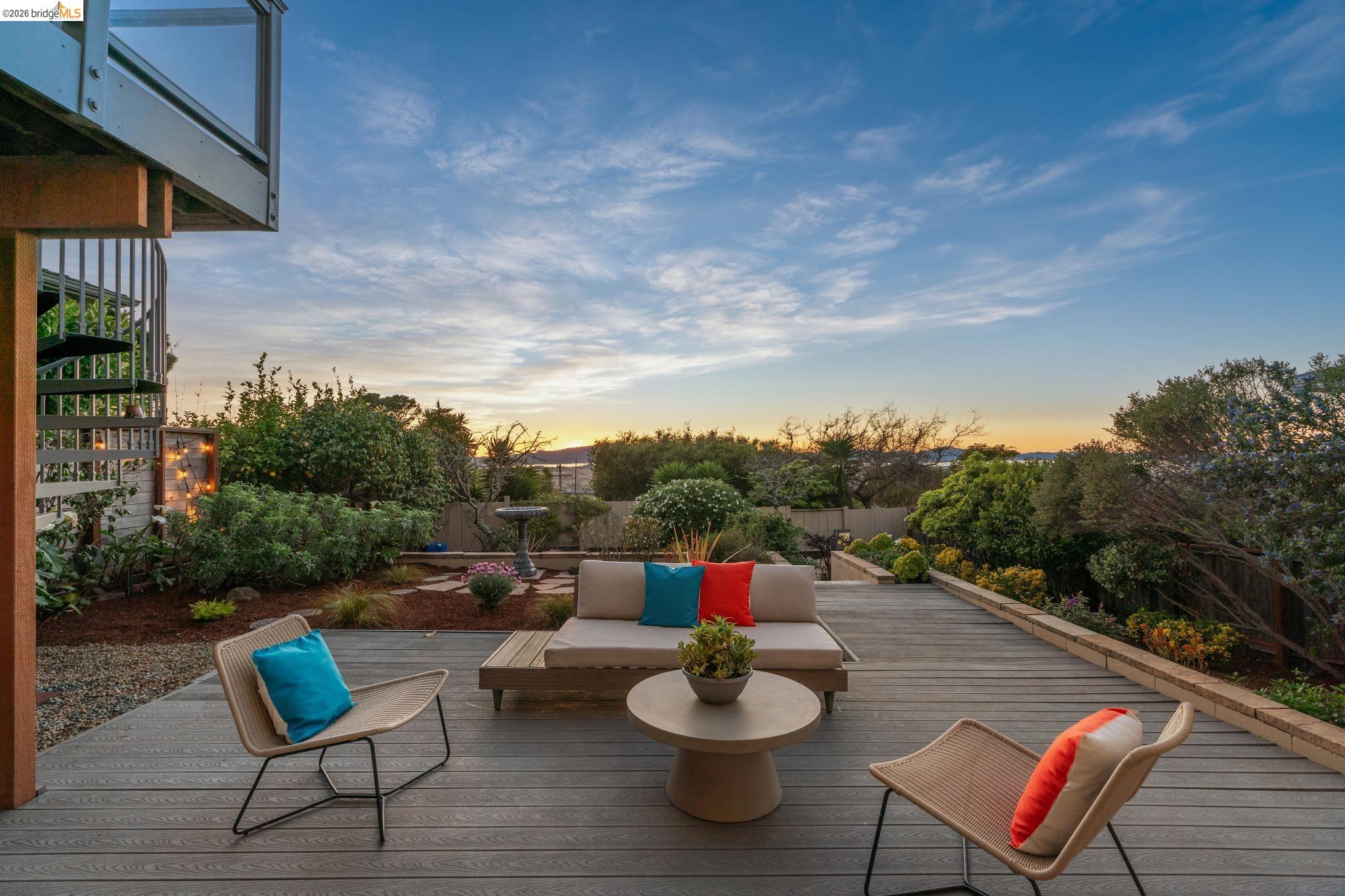 Detail Gallery Image 7 of 53 For 2729 Del Monte Ave, El Cerrito,  CA 94530 - 4 Beds | 2 Baths