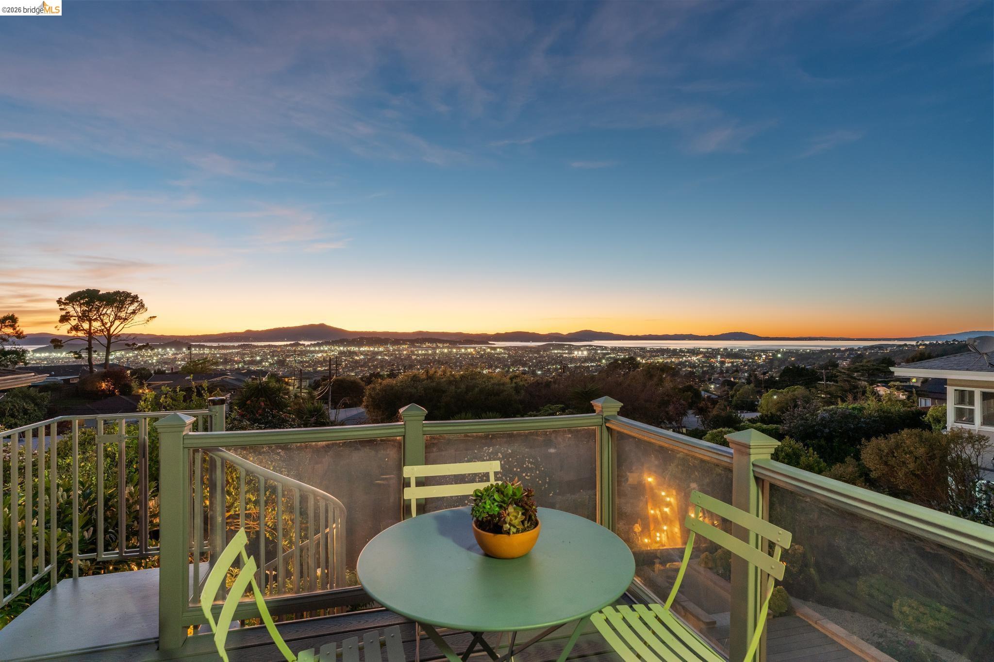 Detail Gallery Image 10 of 53 For 2729 Del Monte Ave, El Cerrito,  CA 94530 - 4 Beds | 2 Baths