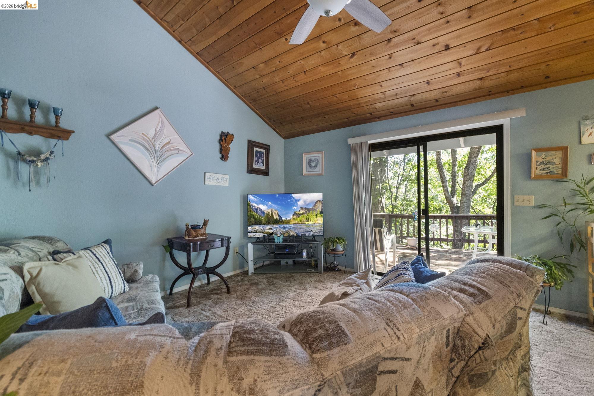 Detail Gallery Image 15 of 33 For 24043 Hitching Post Rd, Sonora,  CA 95370 - 3 Beds | 2 Baths