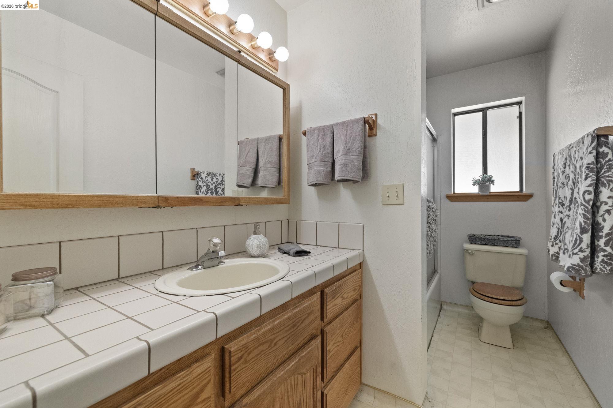 Detail Gallery Image 17 of 33 For 24043 Hitching Post Rd, Sonora,  CA 95370 - 3 Beds | 2 Baths