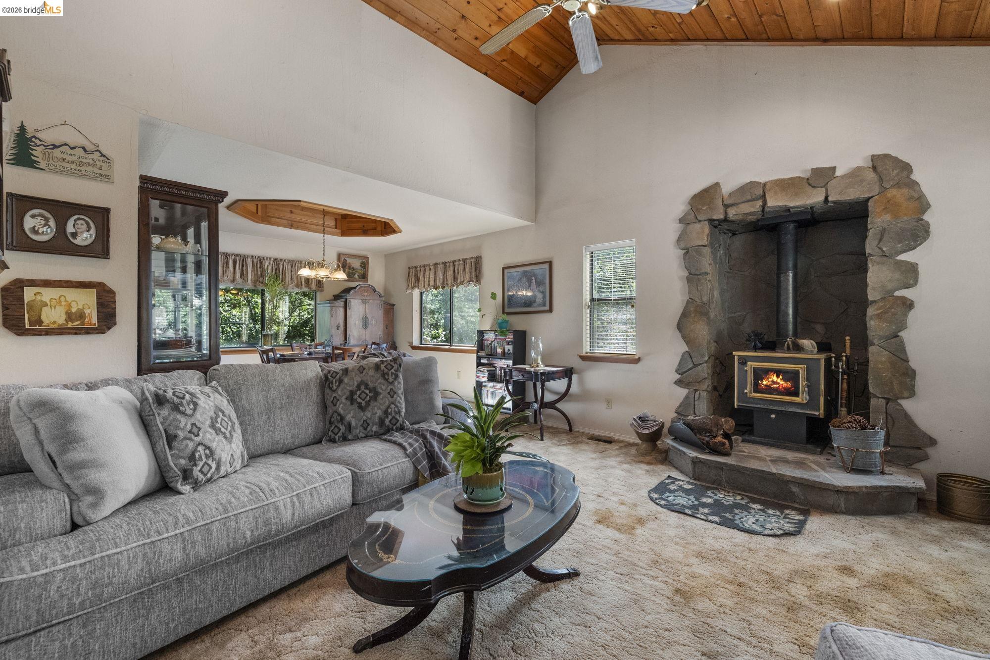 Detail Gallery Image 7 of 33 For 24043 Hitching Post Rd, Sonora,  CA 95370 - 3 Beds | 2 Baths