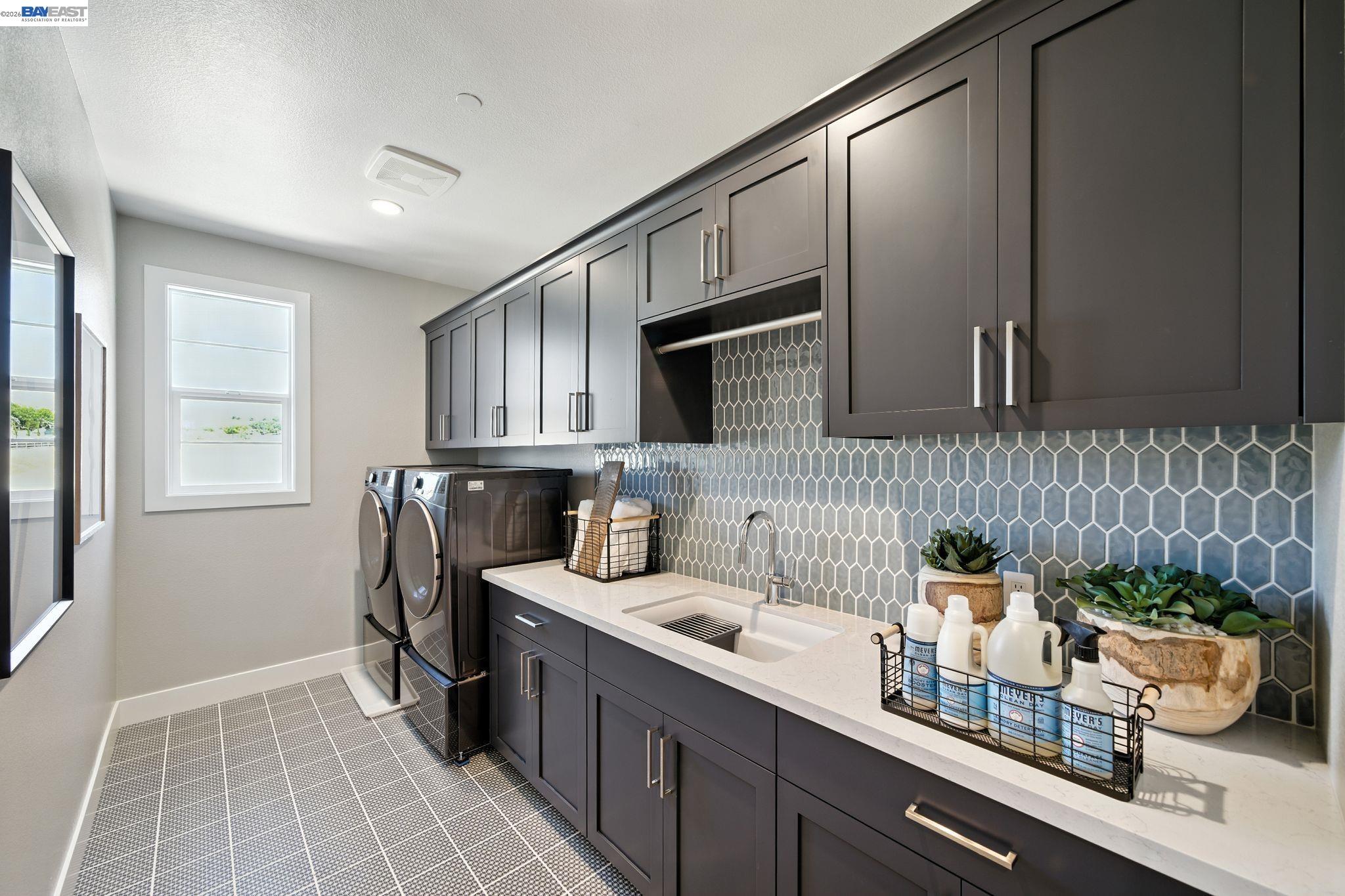Detail Gallery Image 34 of 40 For 1799 Sill Ave, Dublin,  CA 94568 - 4 Beds | 5/1 Baths