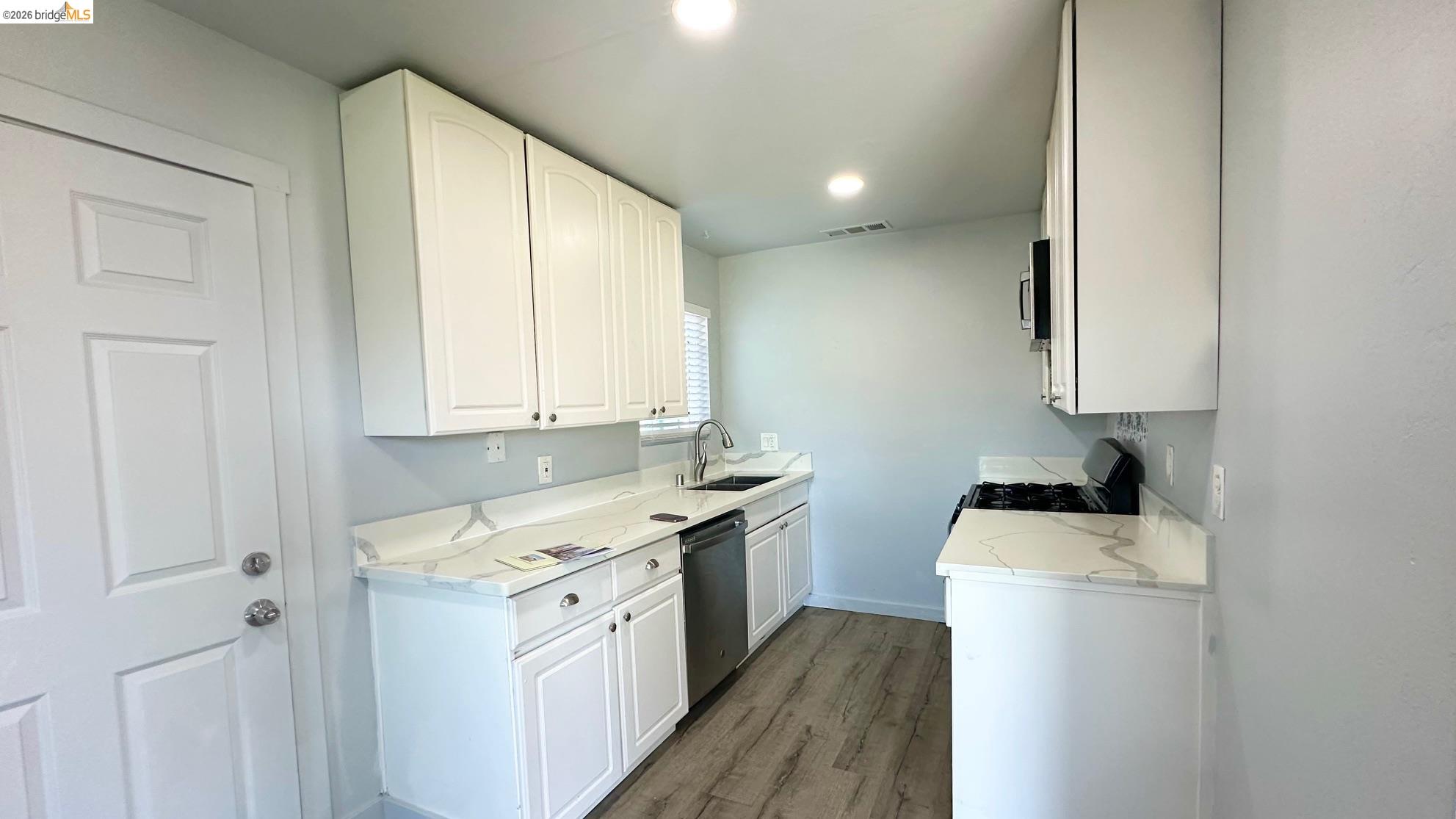 Detail Gallery Image 13 of 19 For 7715 18th Street, Sacramento,  CA 95832-1106 - 3 Beds | 1 Baths