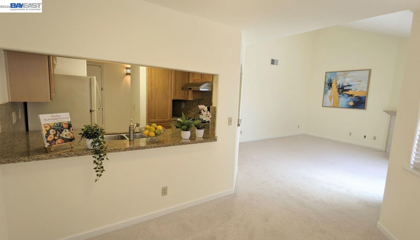 Detail Gallery Image 9 of 42 For 21103 Gary Dr 304d,  Hayward,  CA 94546 - 2 Beds | 2 Baths