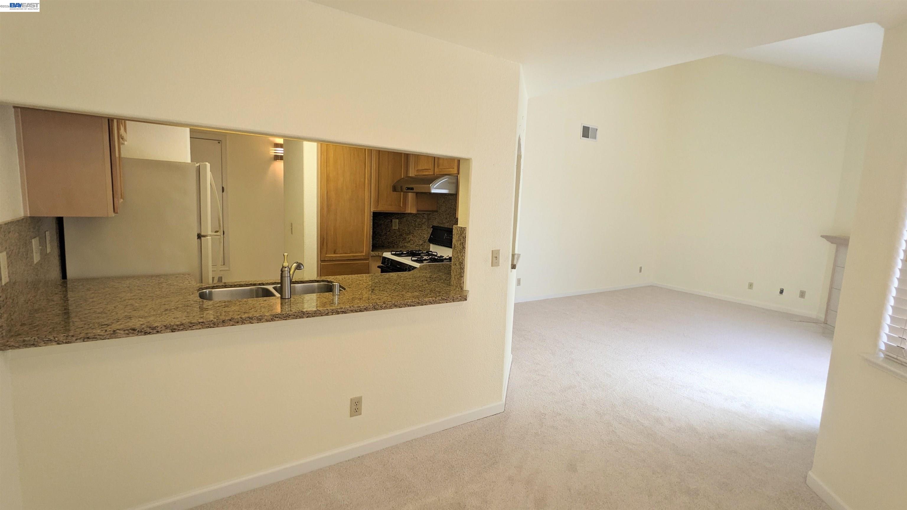 Detail Gallery Image 10 of 42 For 21103 Gary Dr 304d,  Hayward,  CA 94546 - 2 Beds | 2 Baths