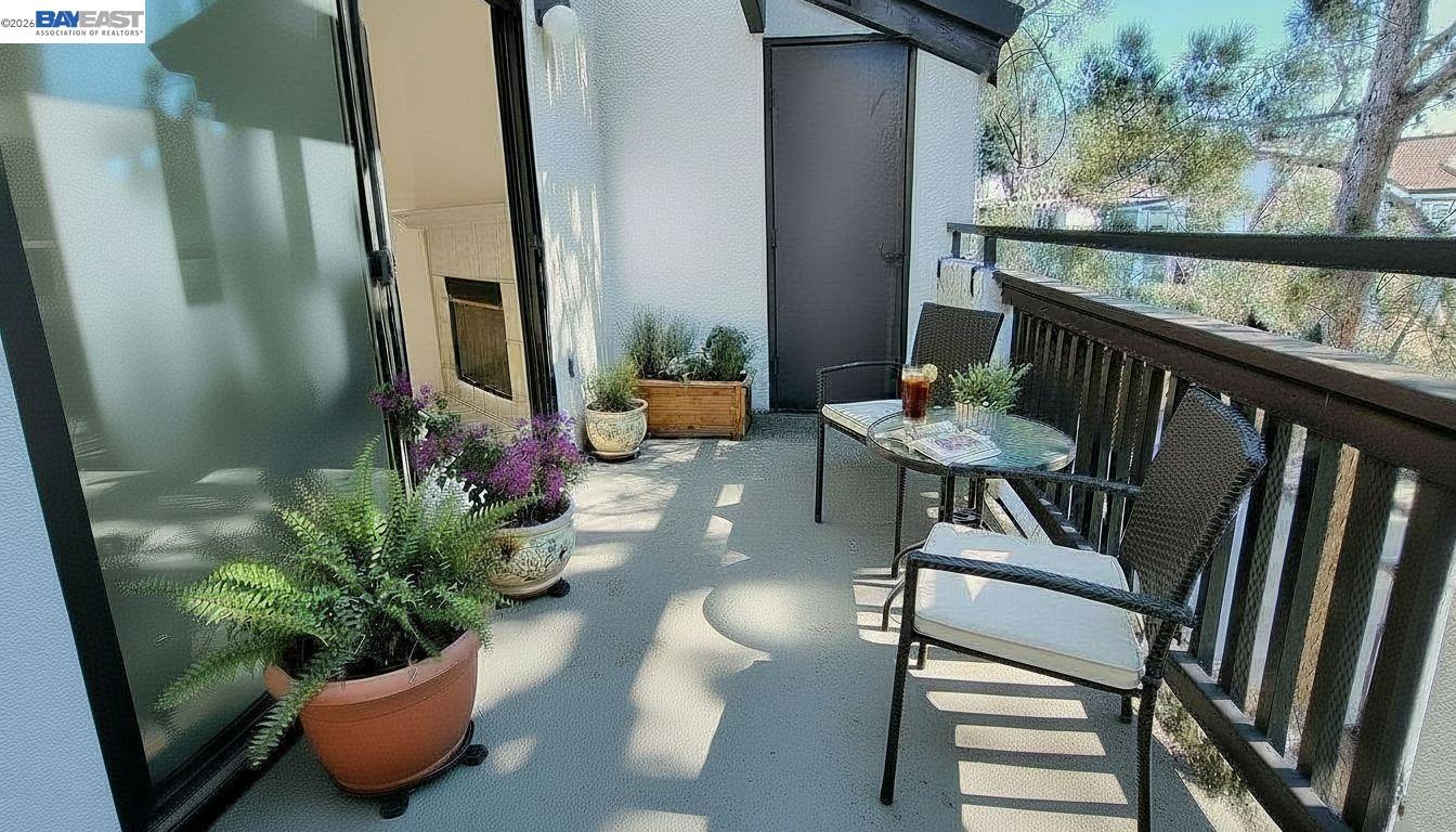 Detail Gallery Image 13 of 42 For 21103 Gary Dr 304d,  Hayward,  CA 94546 - 2 Beds | 2 Baths