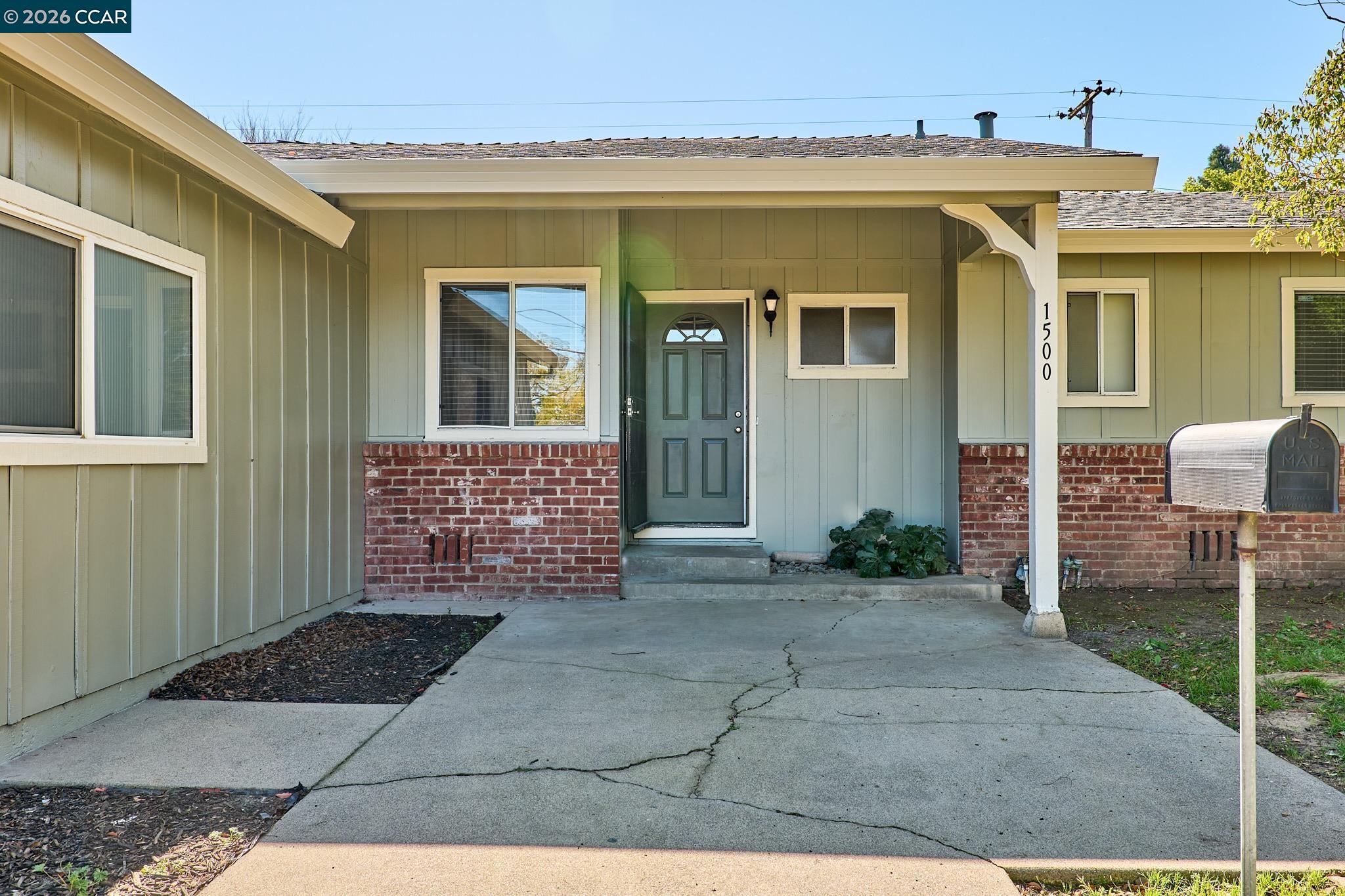 Detail Gallery Image 2 of 22 For 1500 Florin Rd, Sacramento,  CA 95822 - 3 Beds | 2 Baths