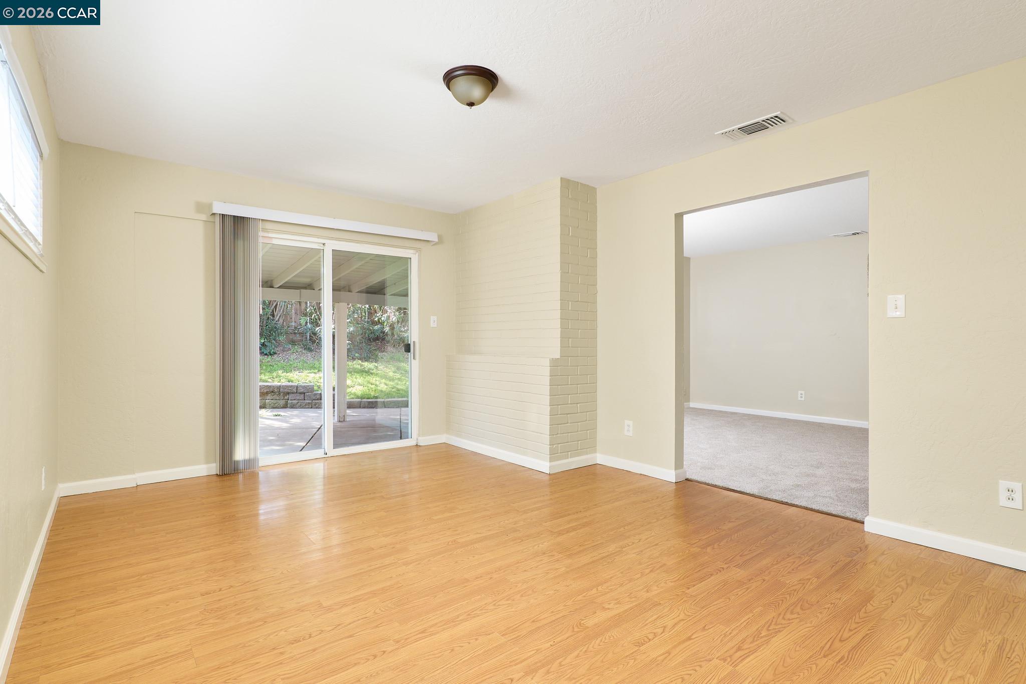 Detail Gallery Image 7 of 22 For 1500 Florin Rd, Sacramento,  CA 95822 - 3 Beds | 2 Baths