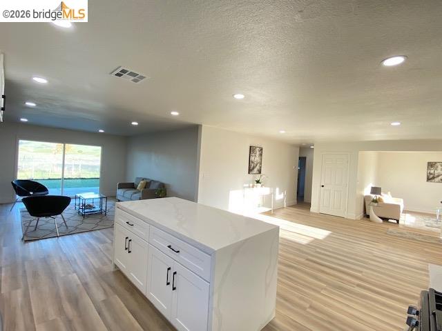 Detail Gallery Image 13 of 40 For 1832 Elkwood Dr, Concord,  CA 94519 - 3 Beds | 2 Baths