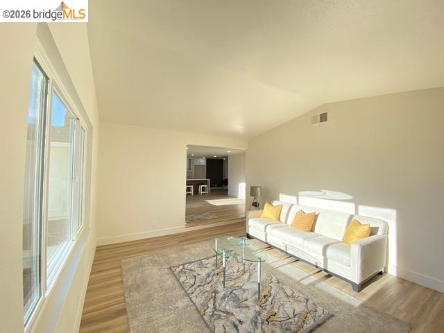 Detail Gallery Image 16 of 40 For 1832 Elkwood Dr, Concord,  CA 94519 - 3 Beds | 2 Baths