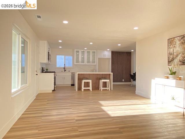 Detail Gallery Image 8 of 40 For 1832 Elkwood Dr, Concord,  CA 94519 - 3 Beds | 2 Baths