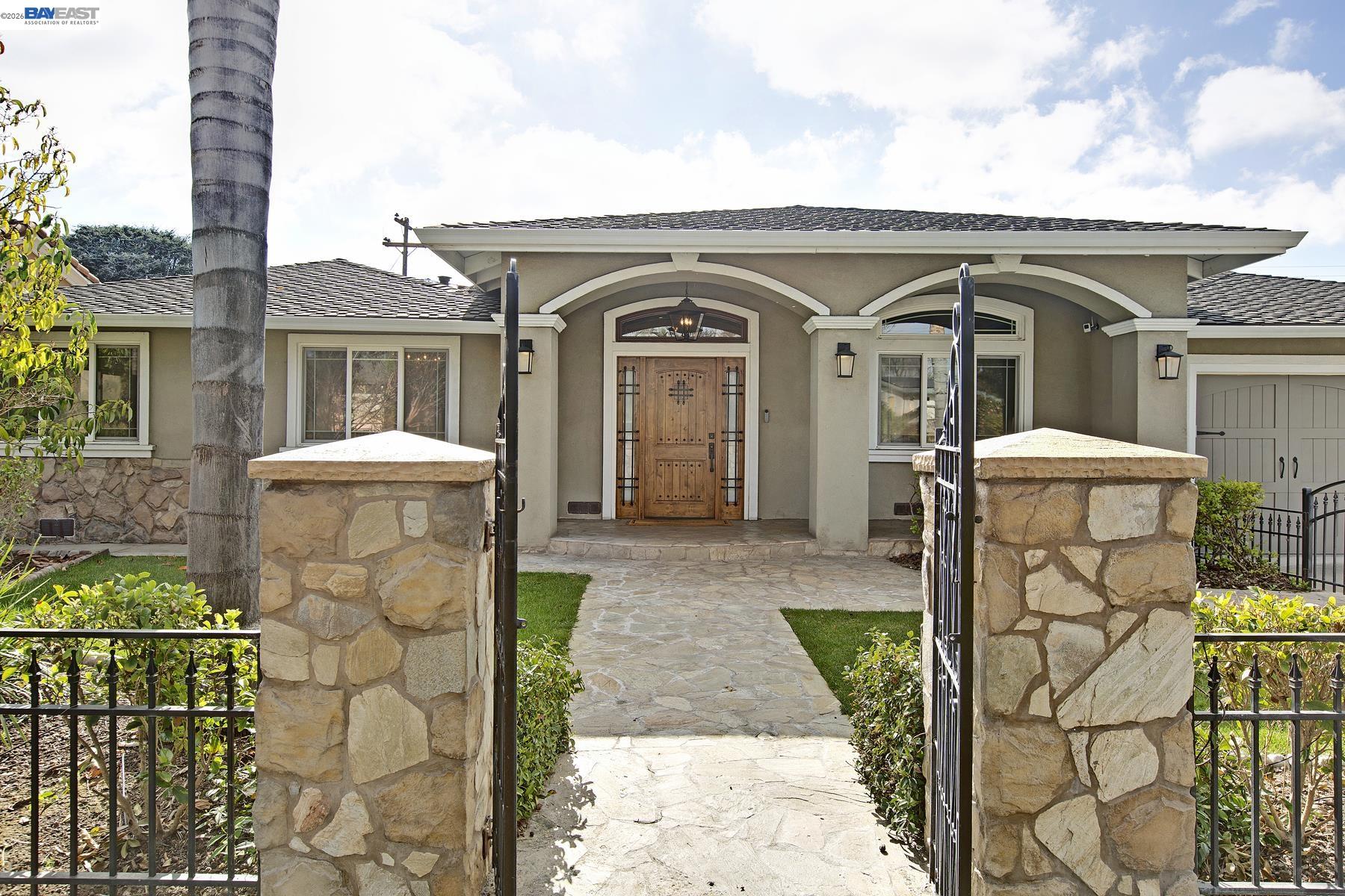 Detail Gallery Image 10 of 54 For 1358 Pine Ave, San Jose,  CA 95125 - 4 Beds | 3 Baths