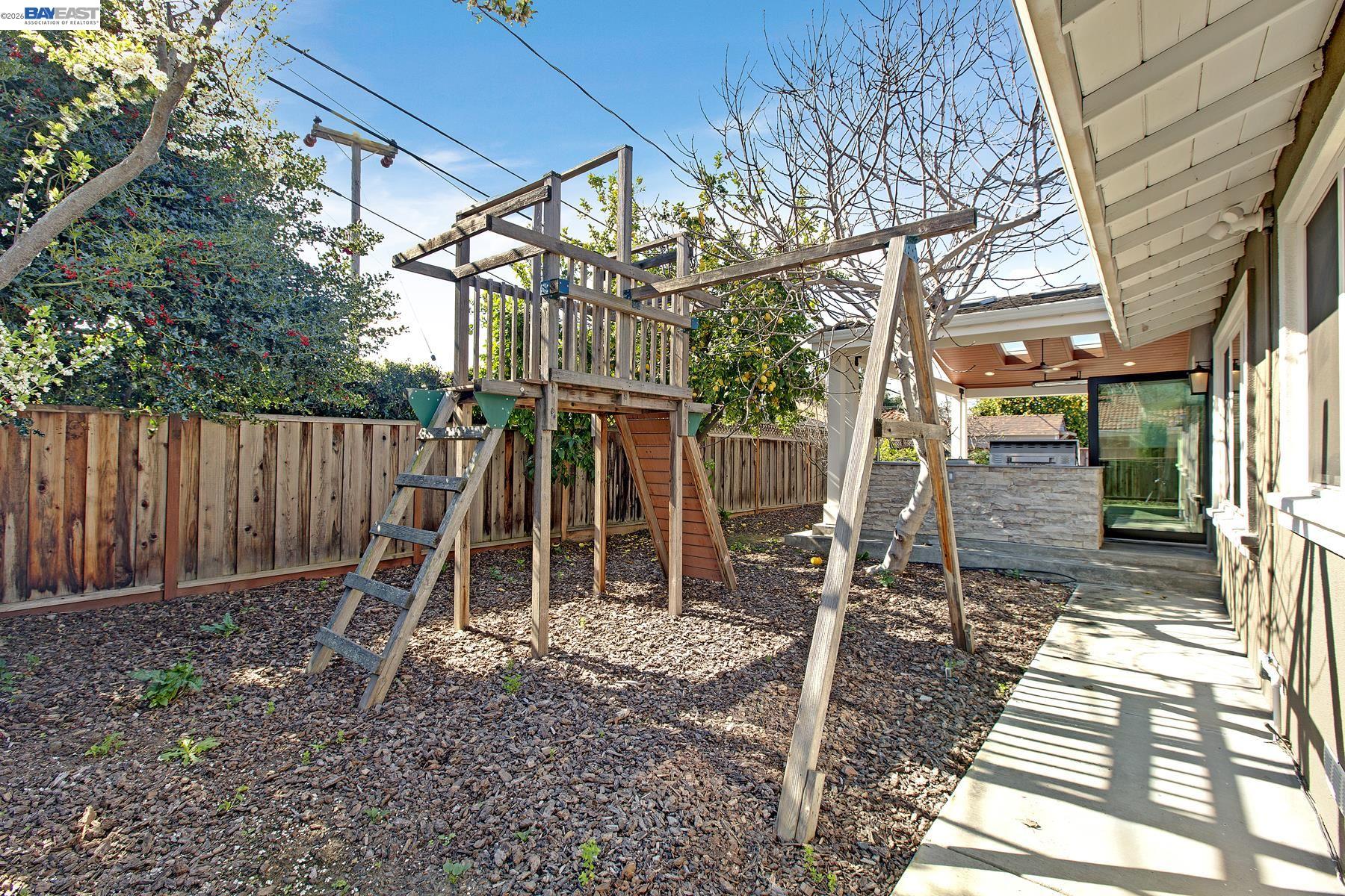 Detail Gallery Image 34 of 54 For 1358 Pine Ave, San Jose,  CA 95125 - 4 Beds | 3 Baths