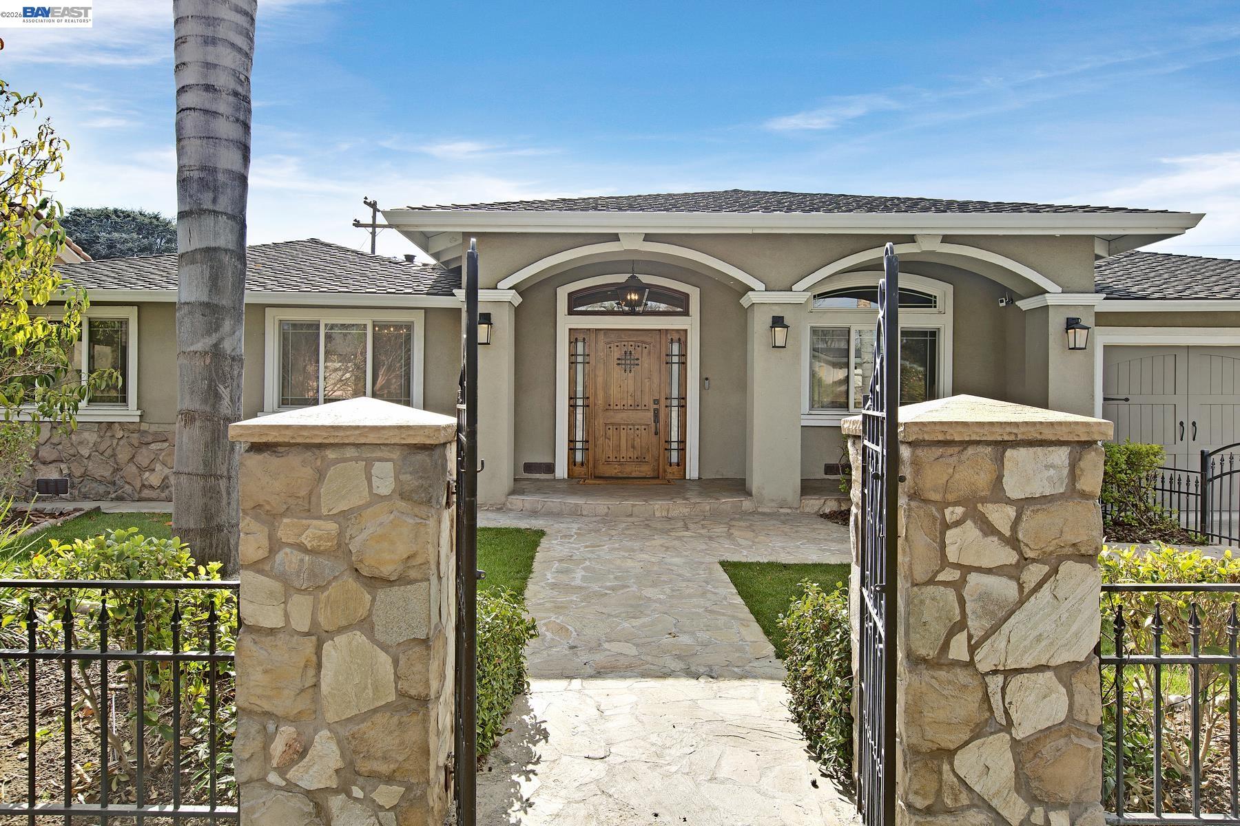 Detail Gallery Image 9 of 54 For 1358 Pine Ave, San Jose,  CA 95125 - 4 Beds | 3 Baths