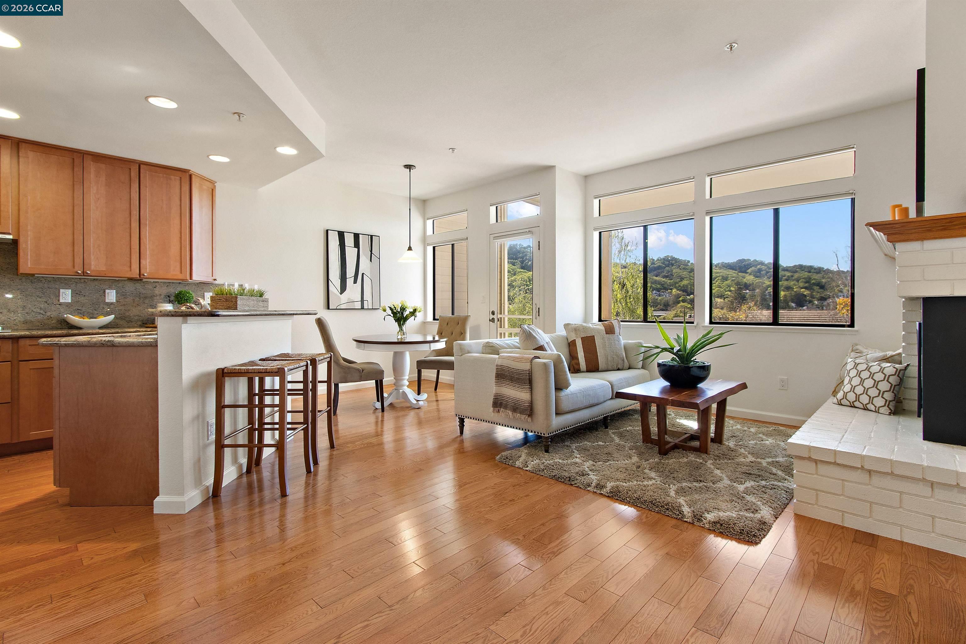 Detail Gallery Image 3 of 31 For 5301 Terra Granada Dr 2a,  Walnut Creek,  CA 94595 - 2 Beds | 2 Baths