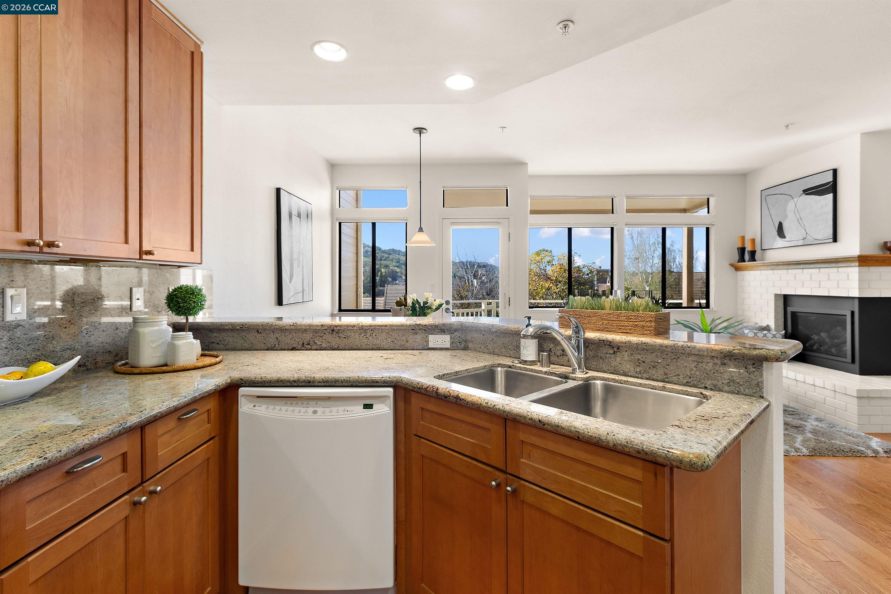 Detail Gallery Image 6 of 31 For 5301 Terra Granada Dr 2a,  Walnut Creek,  CA 94595 - 2 Beds | 2 Baths