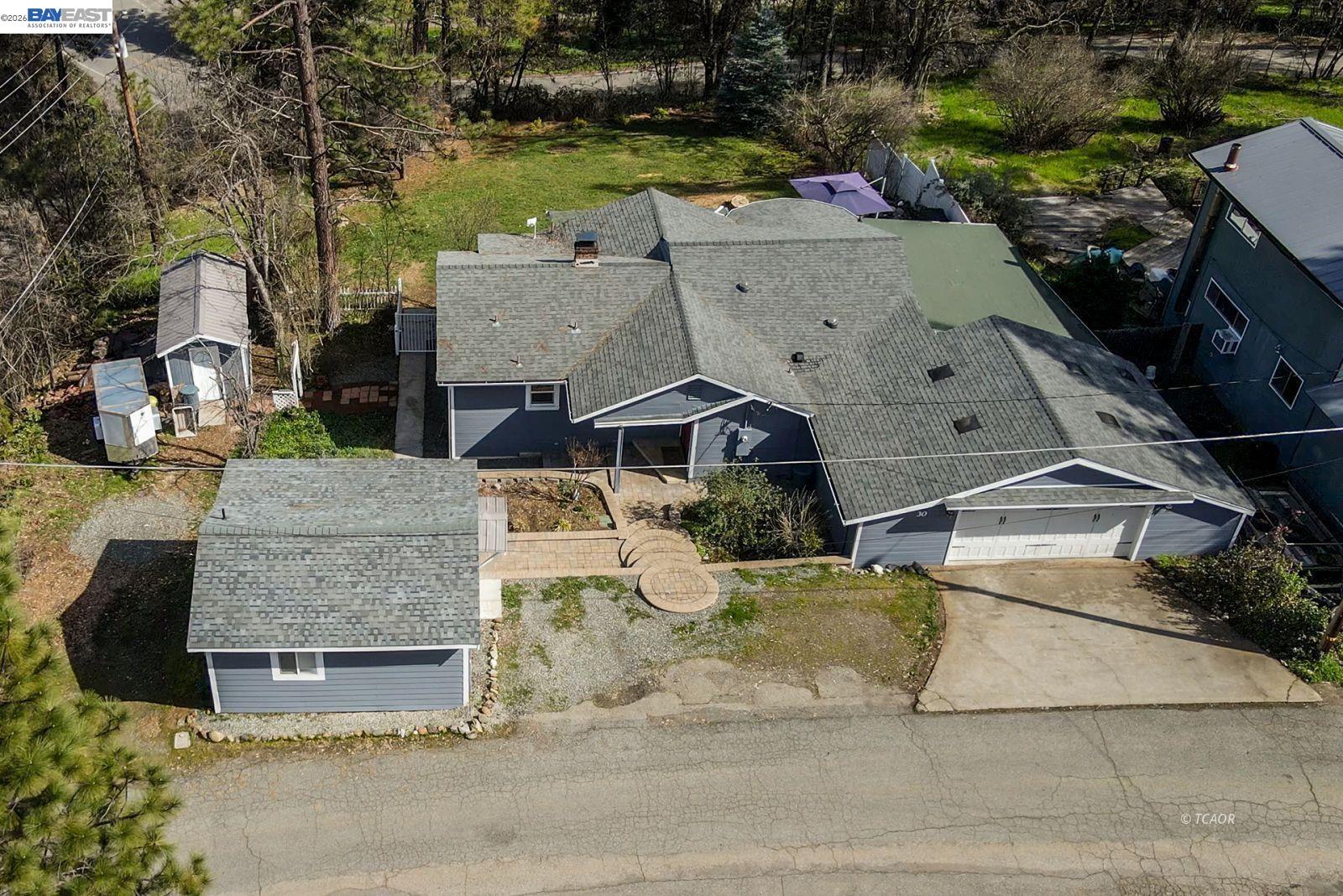 Detail Gallery Image 2 of 50 For 30 Paulsen St., Weaverville,  CA 96093 - 4 Beds | 4 Baths