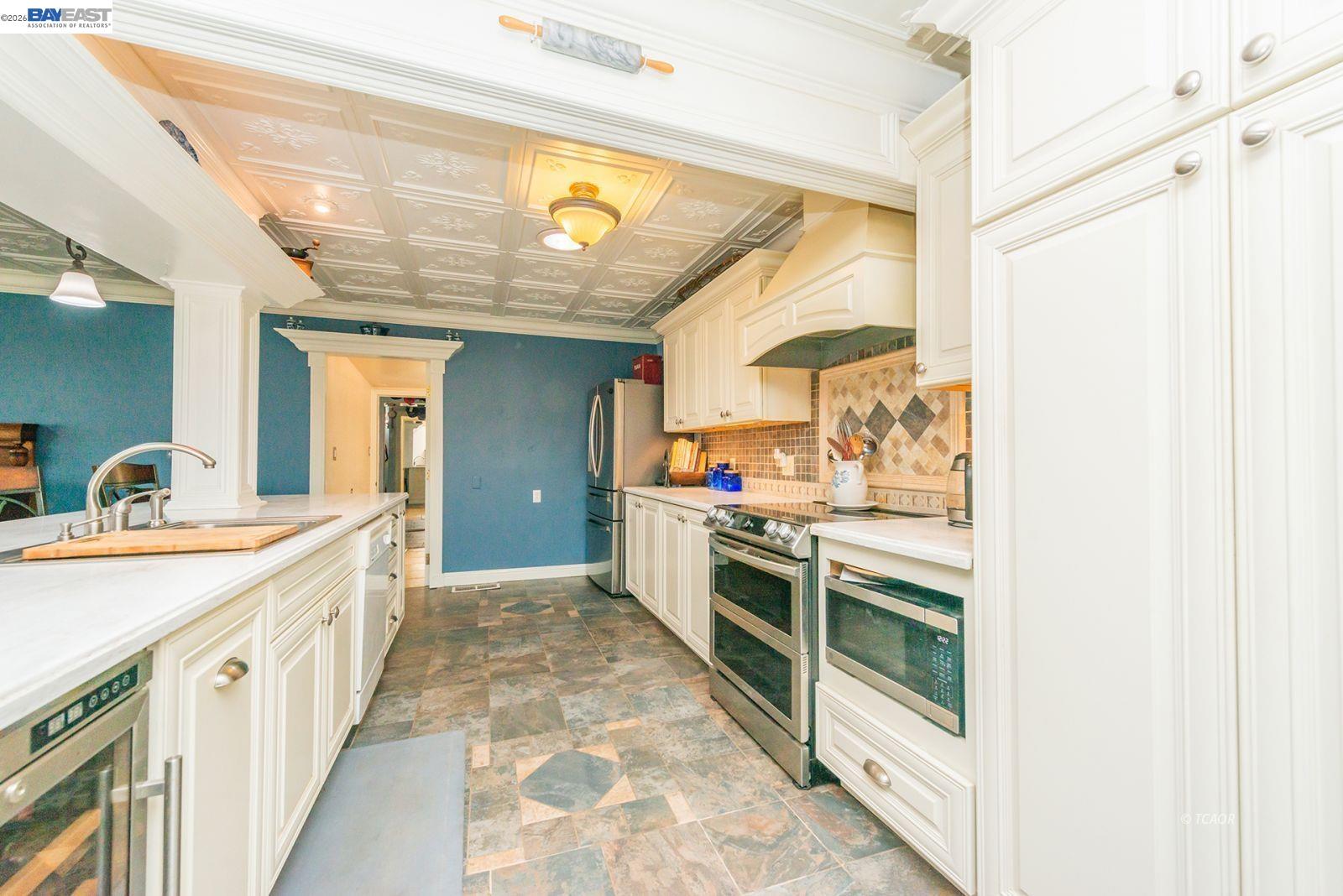 Detail Gallery Image 17 of 50 For 30 Paulsen St., Weaverville,  CA 96093 - 4 Beds | 4 Baths