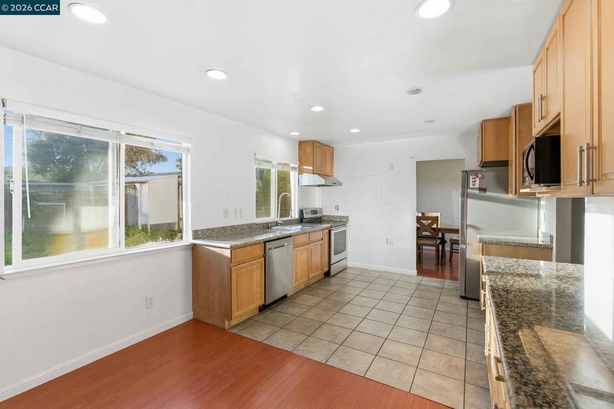 Detail Gallery Image 16 of 46 For 3600 Gallagher Cir, Antioch,  CA 94509 - 4 Beds | 2/1 Baths