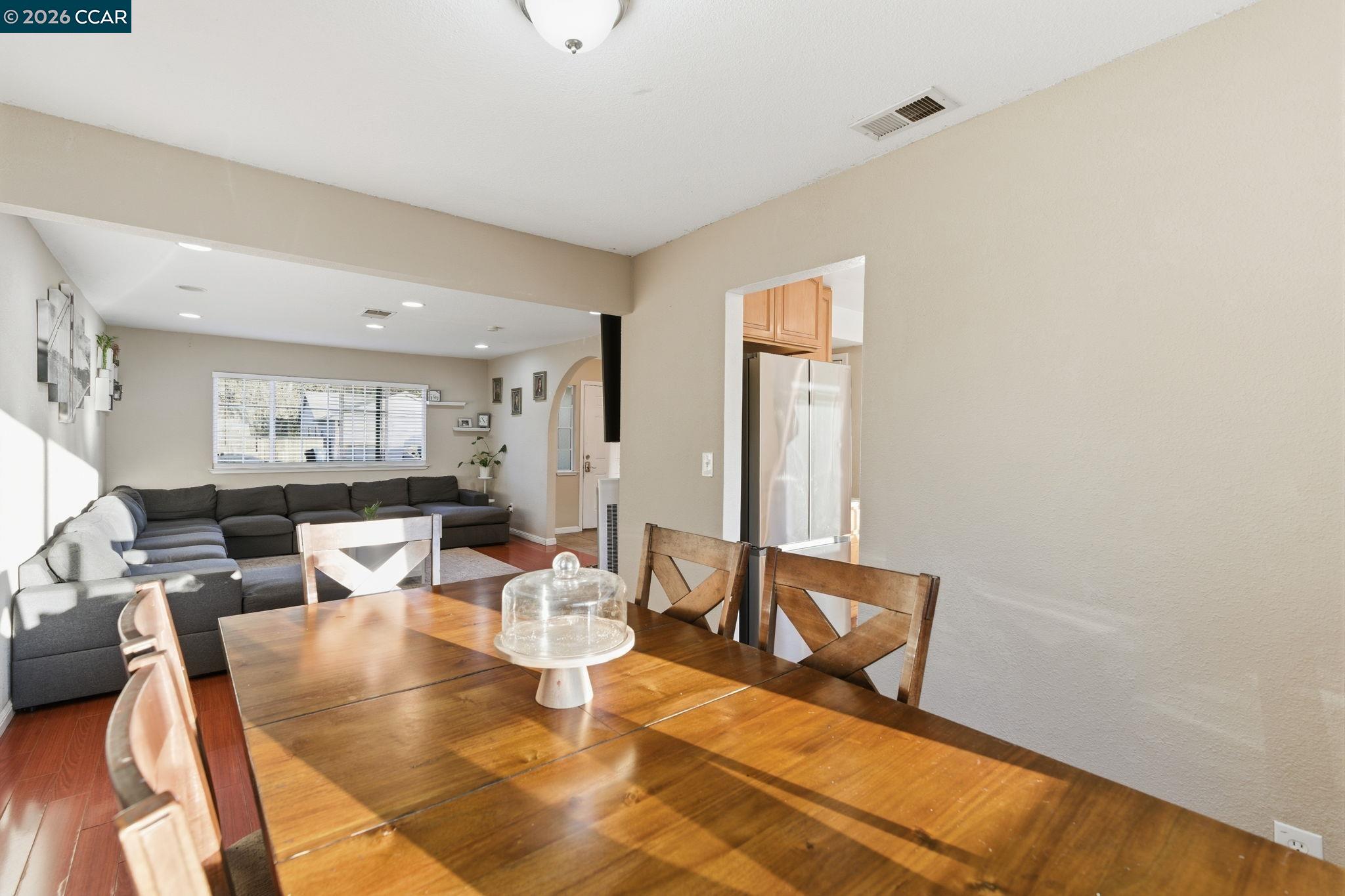 Detail Gallery Image 9 of 46 For 3600 Gallagher Cir, Antioch,  CA 94509 - 4 Beds | 2/1 Baths