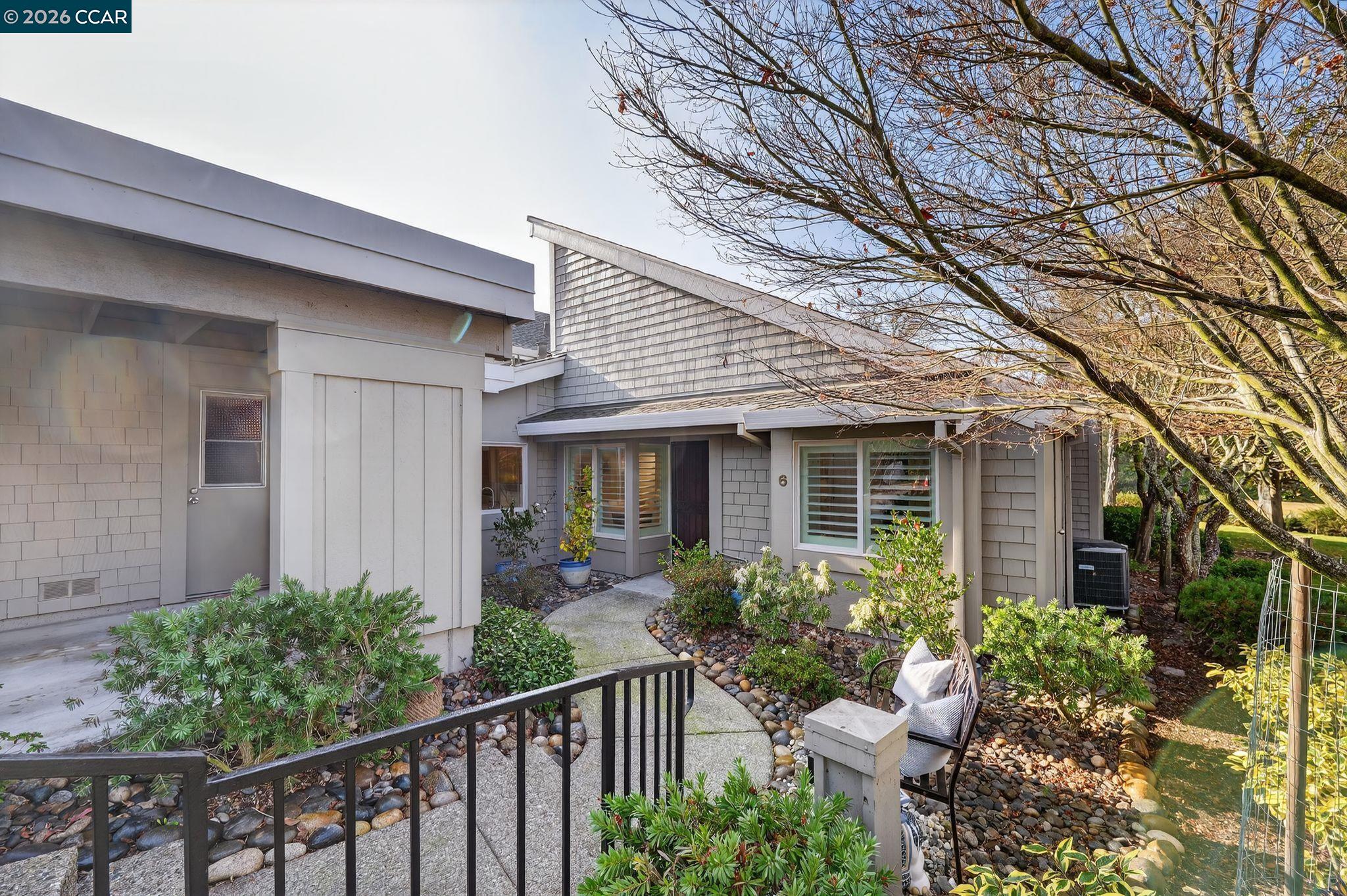 Photo #3: 41126516 Listing: Photo #3