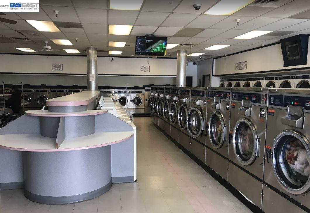 Detail Gallery Image 2 of 10 For 1092 Sycamore Dr, Antioch,  CA 94509-3200 - – Beds | – Baths