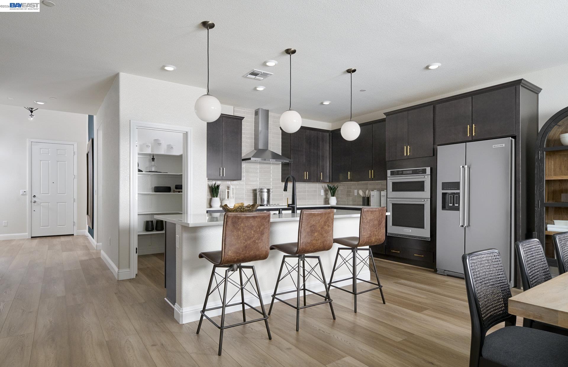 Detail Gallery Image 2 of 15 For Ascot Lane, Manteca,  CA 95337 - 5 Beds | 3/1 Baths