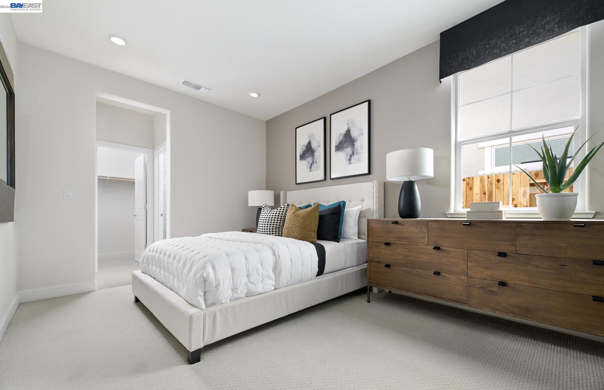 Detail Gallery Image 11 of 15 For Ascot Lane, Manteca,  CA 95337 - 5 Beds | 3/1 Baths