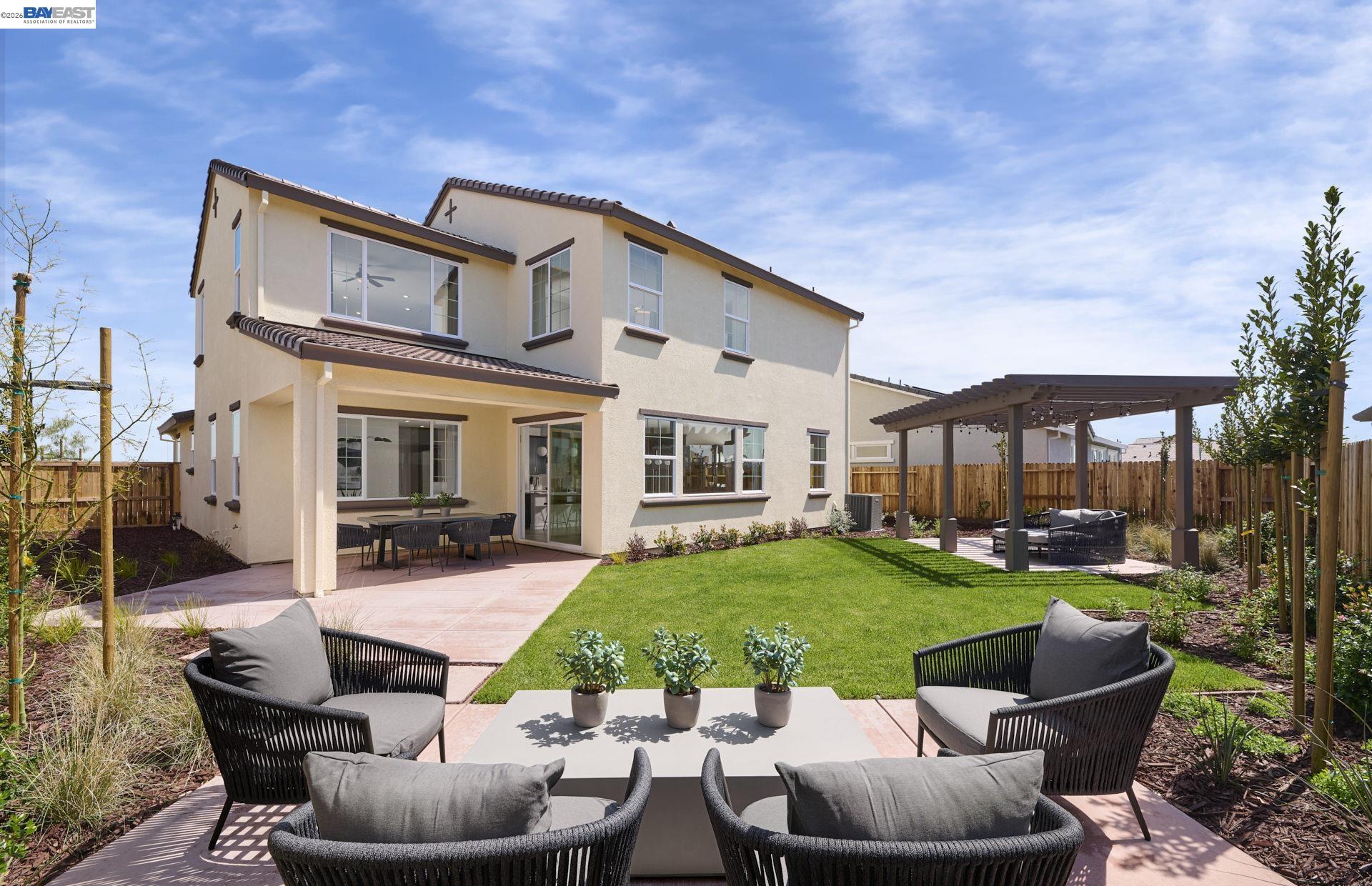 Detail Gallery Image 13 of 15 For Ascot Lane, Manteca,  CA 95337 - 5 Beds | 3/1 Baths