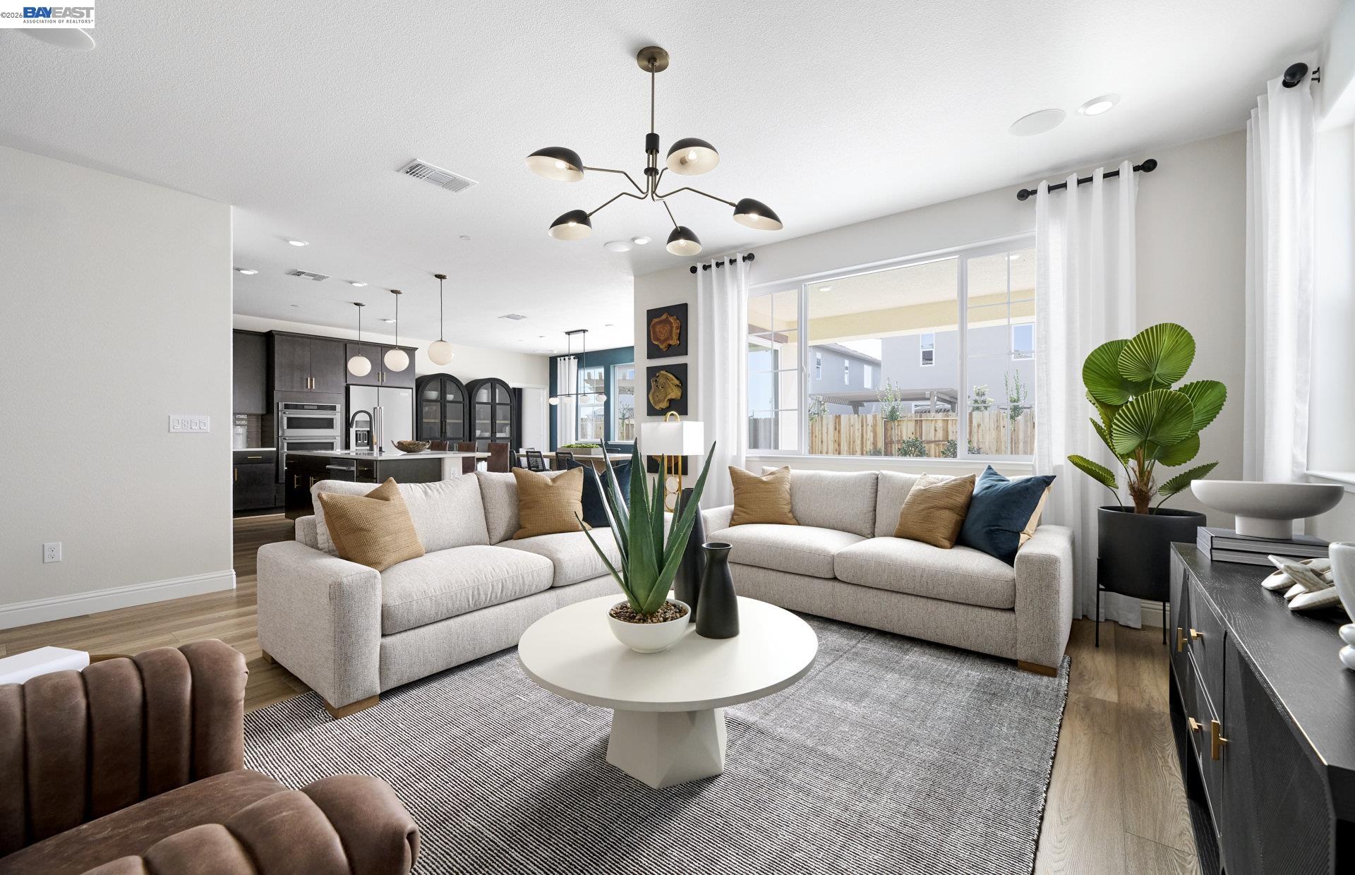 Detail Gallery Image 5 of 15 For Ascot Lane, Manteca,  CA 95337 - 5 Beds | 3/1 Baths