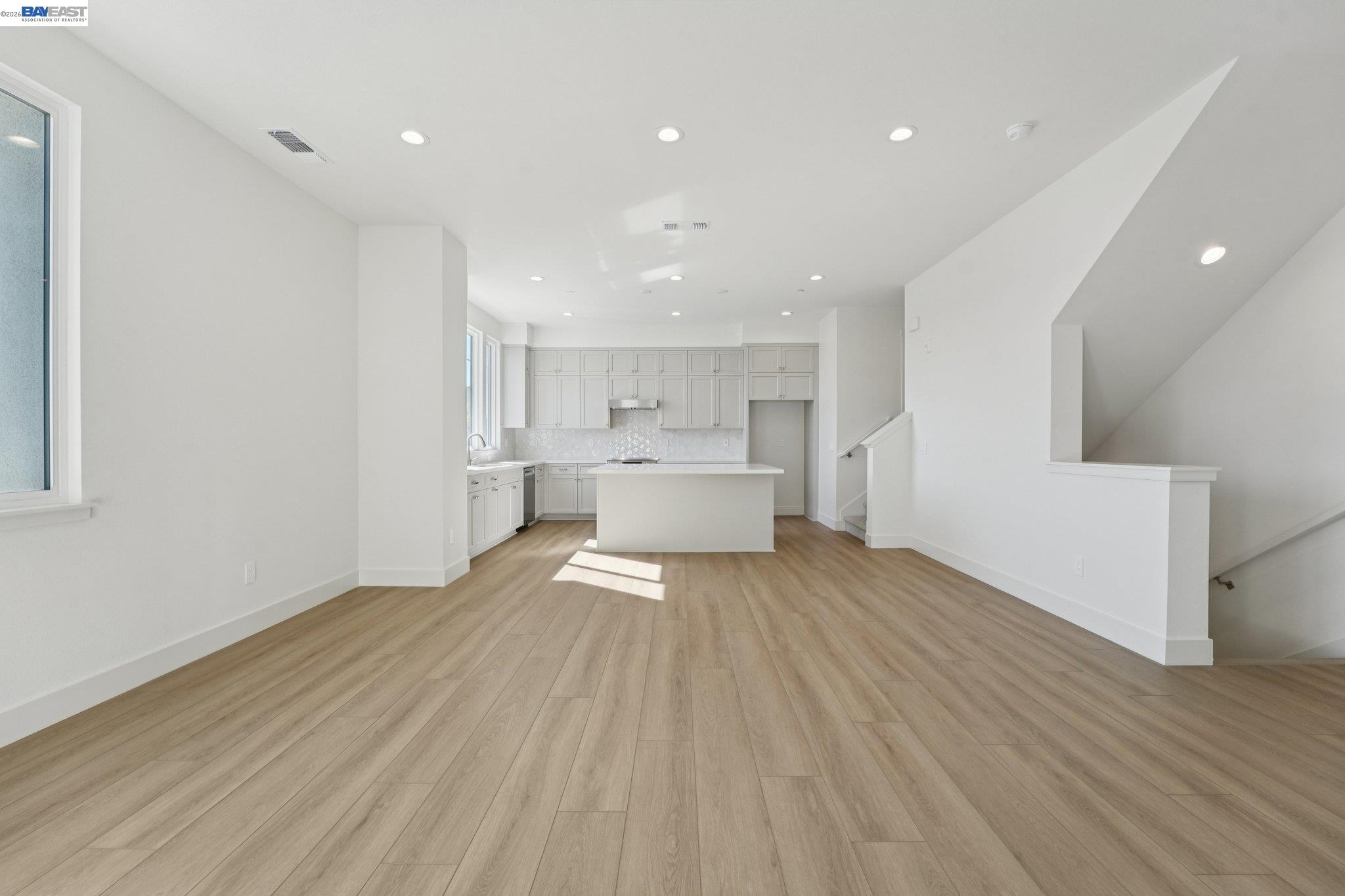 Detail Gallery Image 15 of 50 For 1933 Grand Street, Alameda,  CA 94501 - 3 Beds | 3/1 Baths