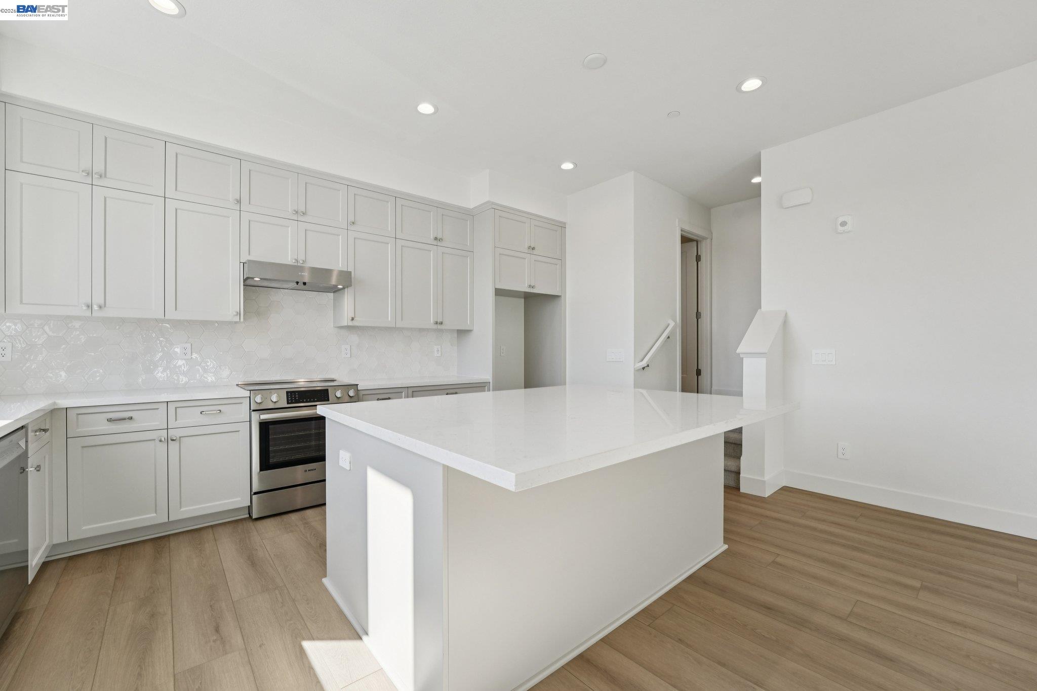 Detail Gallery Image 18 of 50 For 1933 Grand Street, Alameda,  CA 94501 - 3 Beds | 3/1 Baths