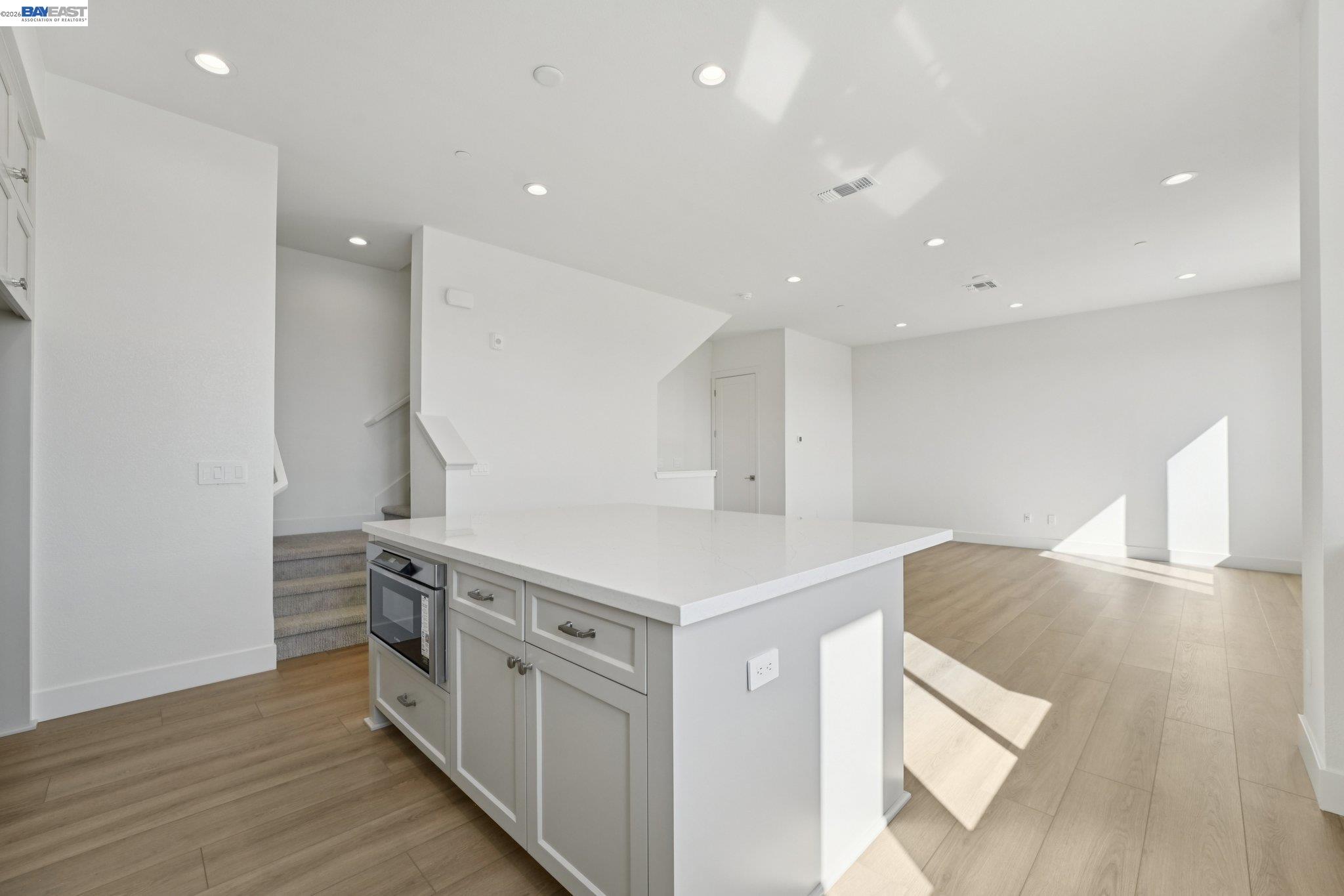 Detail Gallery Image 21 of 50 For 1933 Grand Street, Alameda,  CA 94501 - 3 Beds | 3/1 Baths