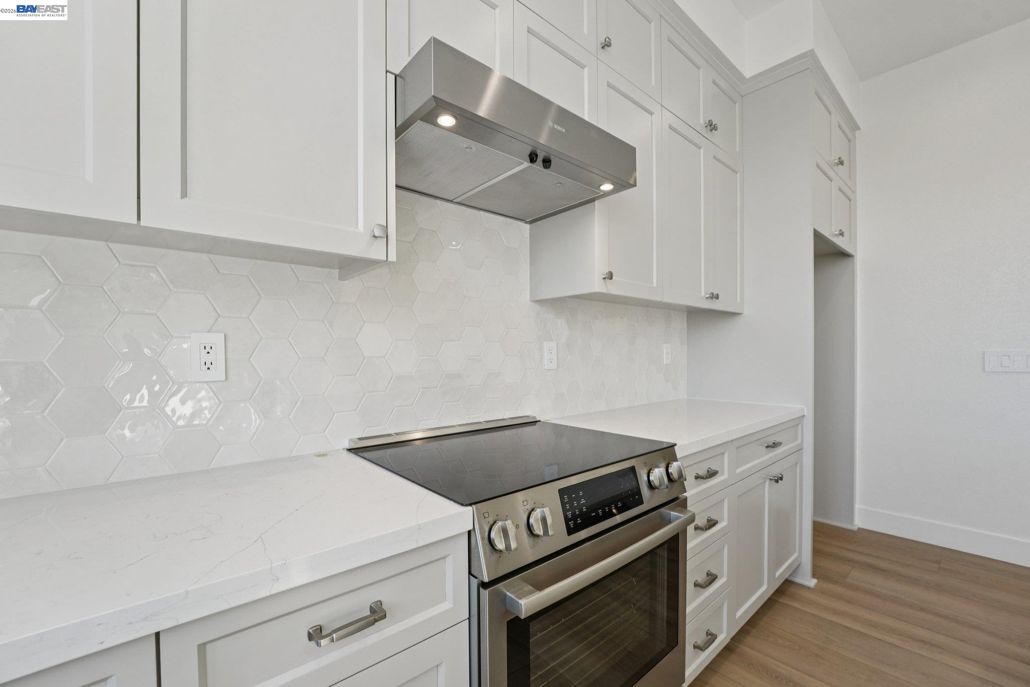 Detail Gallery Image 23 of 50 For 1933 Grand Street, Alameda,  CA 94501 - 3 Beds | 3/1 Baths