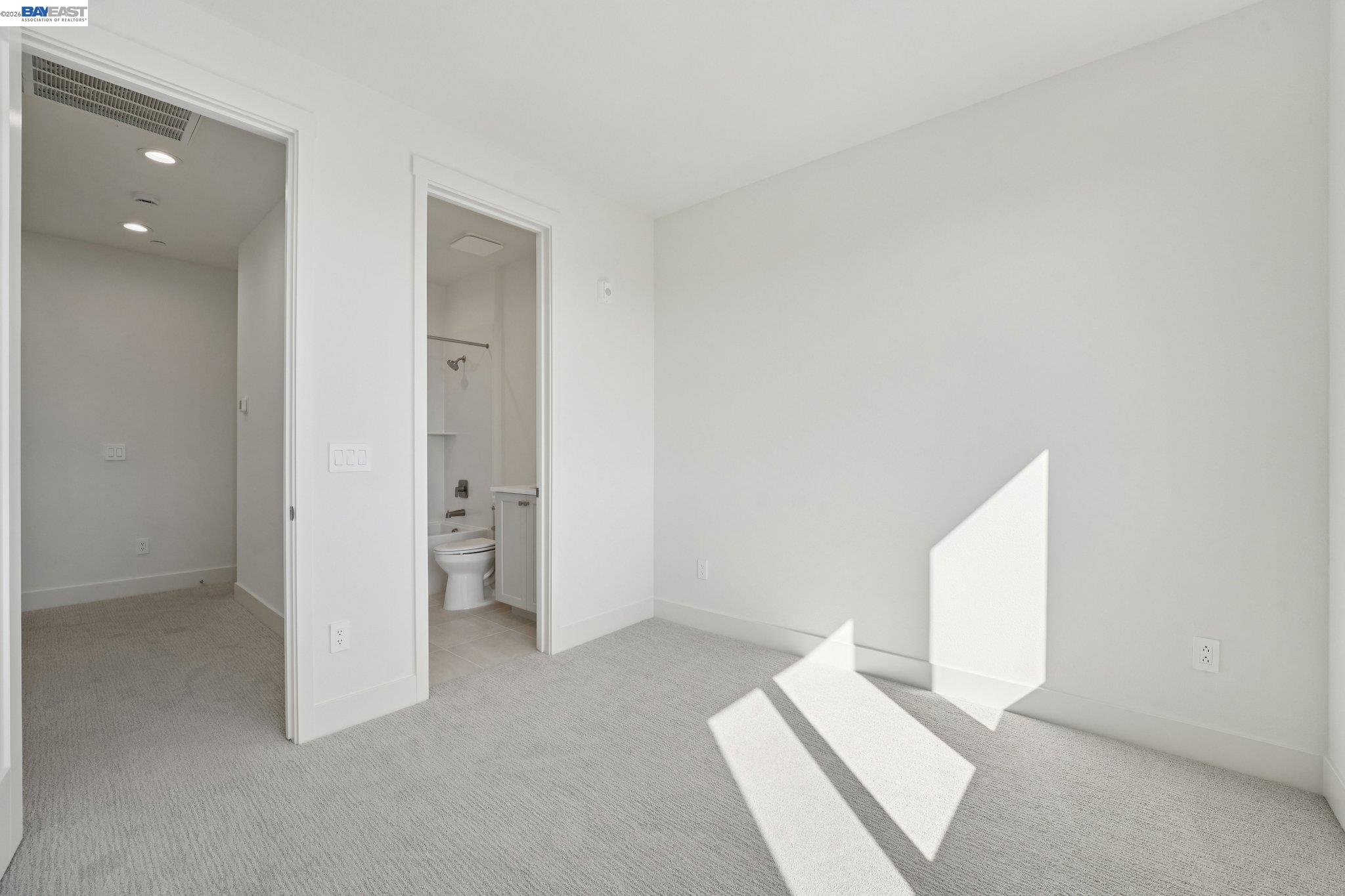 Detail Gallery Image 35 of 50 For 1933 Grand Street, Alameda,  CA 94501 - 3 Beds | 3/1 Baths