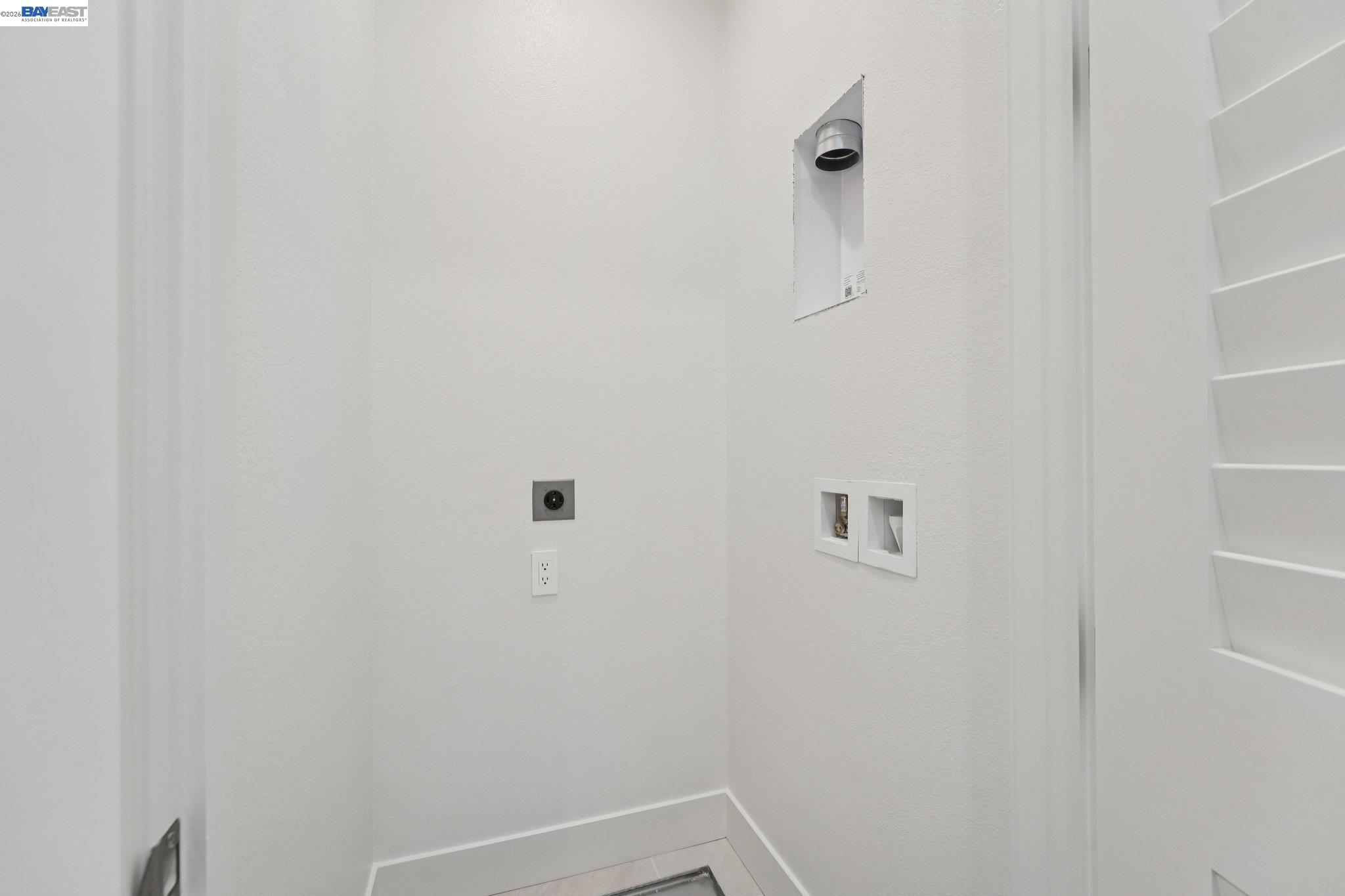 Detail Gallery Image 39 of 50 For 1933 Grand Street, Alameda,  CA 94501 - 3 Beds | 3/1 Baths