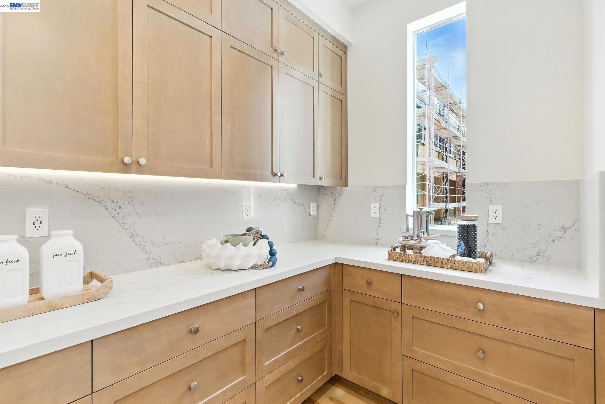 Detail Gallery Image 16 of 29 For 1937 Grand Street, Alameda,  CA 94501 - 2 Beds | 2/1 Baths