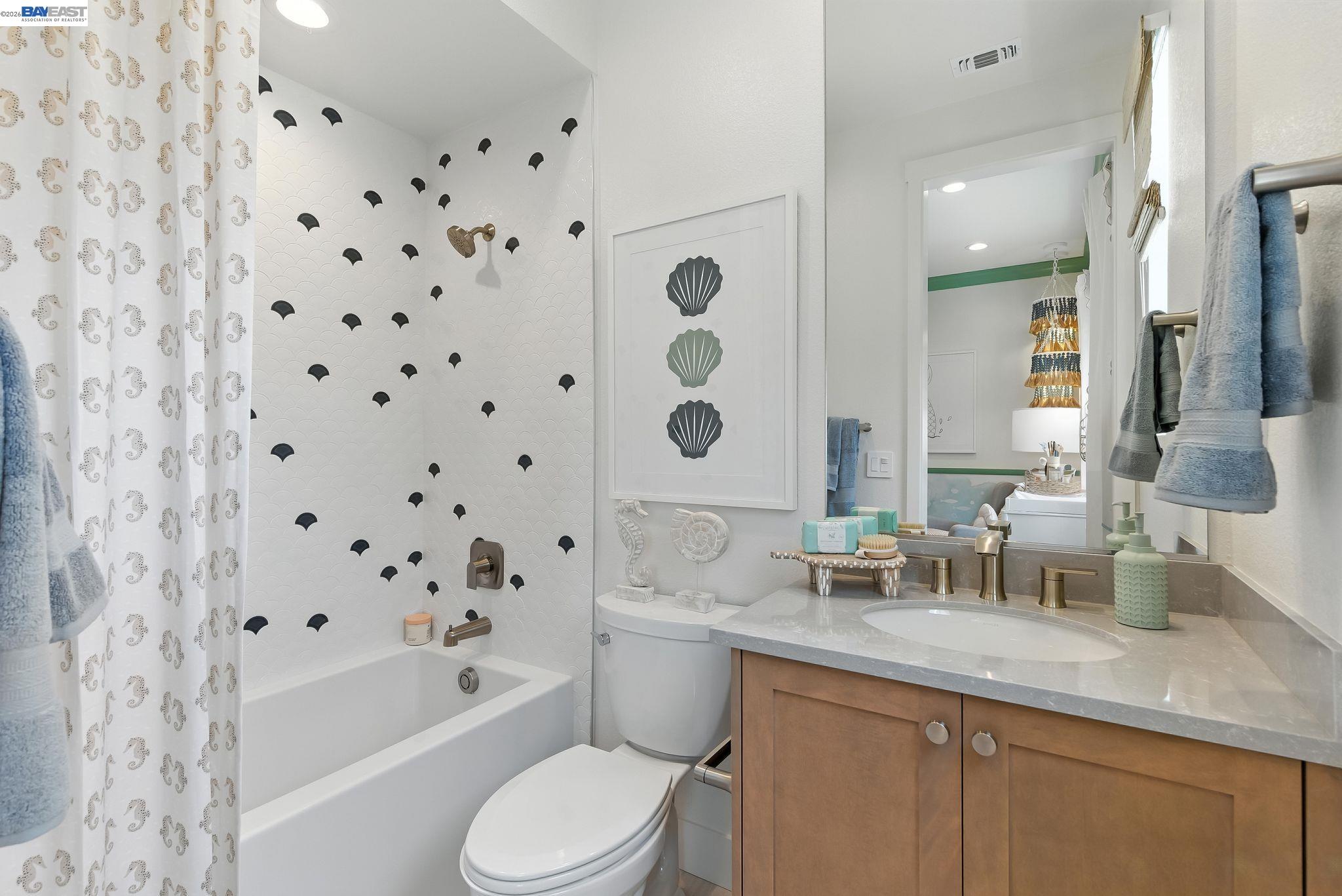 Detail Gallery Image 21 of 29 For 1937 Grand Street, Alameda,  CA 94501 - 2 Beds | 2/1 Baths