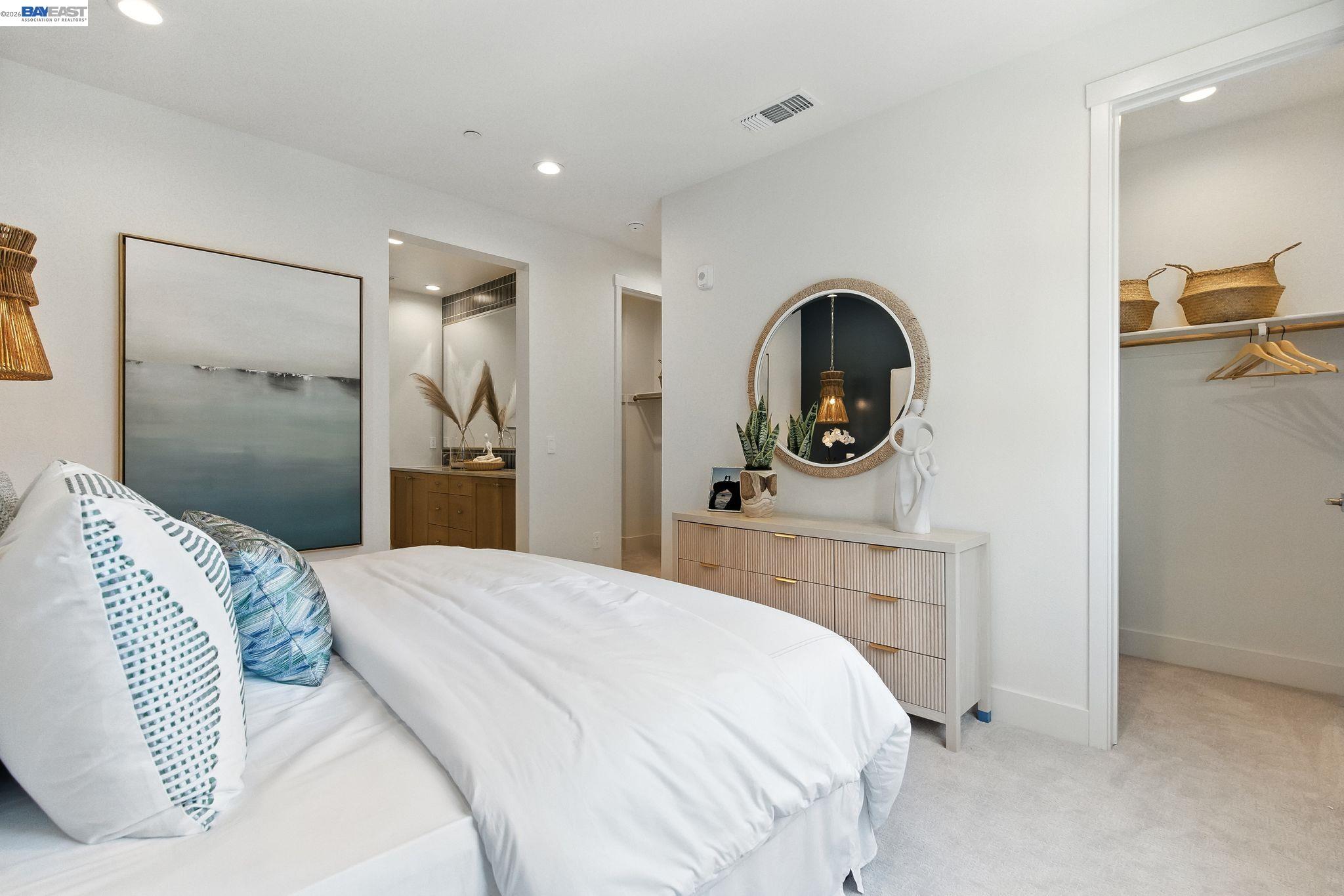 Detail Gallery Image 24 of 29 For 1937 Grand Street, Alameda,  CA 94501 - 2 Beds | 2/1 Baths