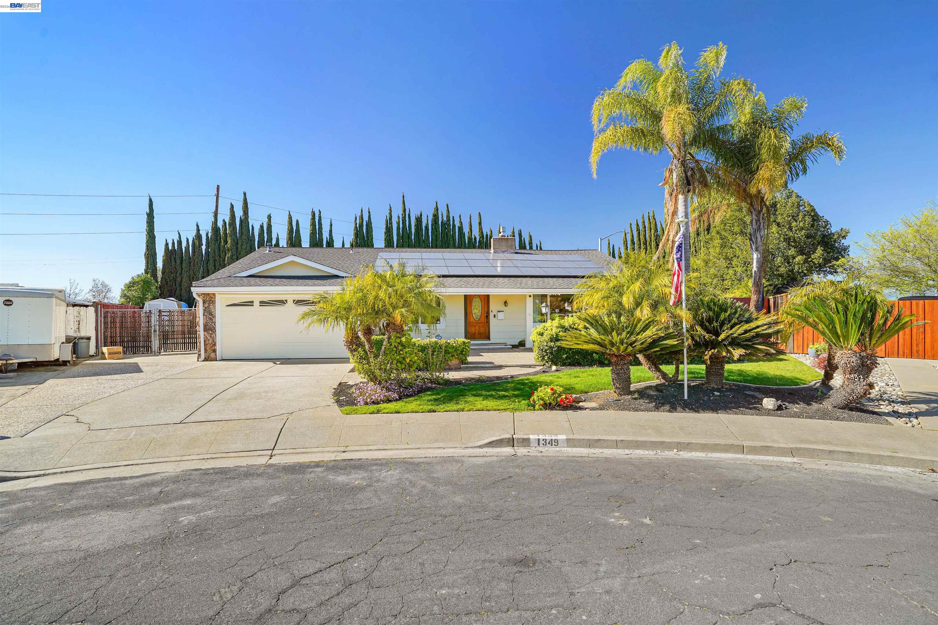 Detail Gallery Image 2 of 55 For 1349 Evans Pl, Livermore,  CA 94550 - 5 Beds | 2 Baths