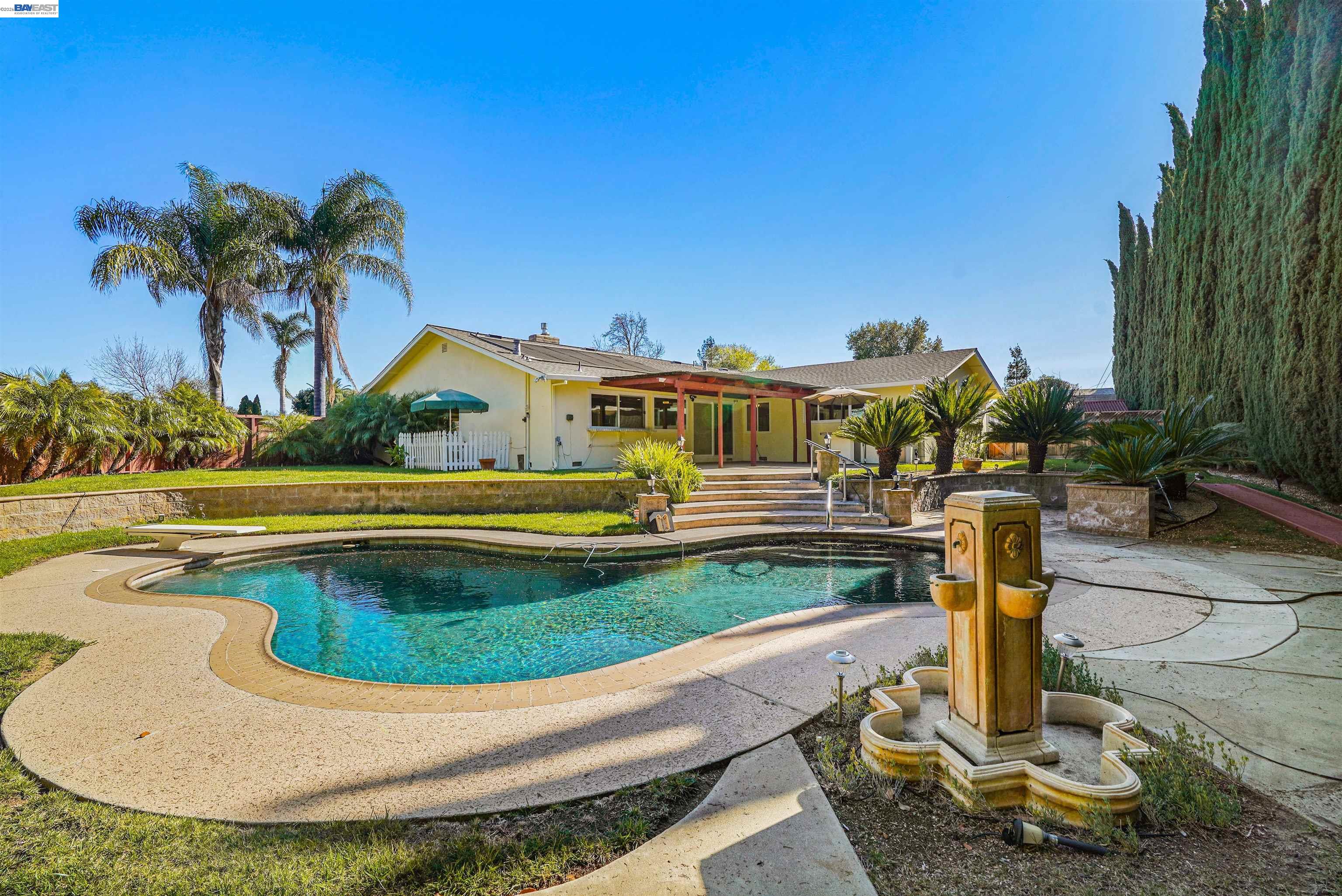 Detail Gallery Image 11 of 55 For 1349 Evans Pl, Livermore,  CA 94550 - 5 Beds | 2 Baths