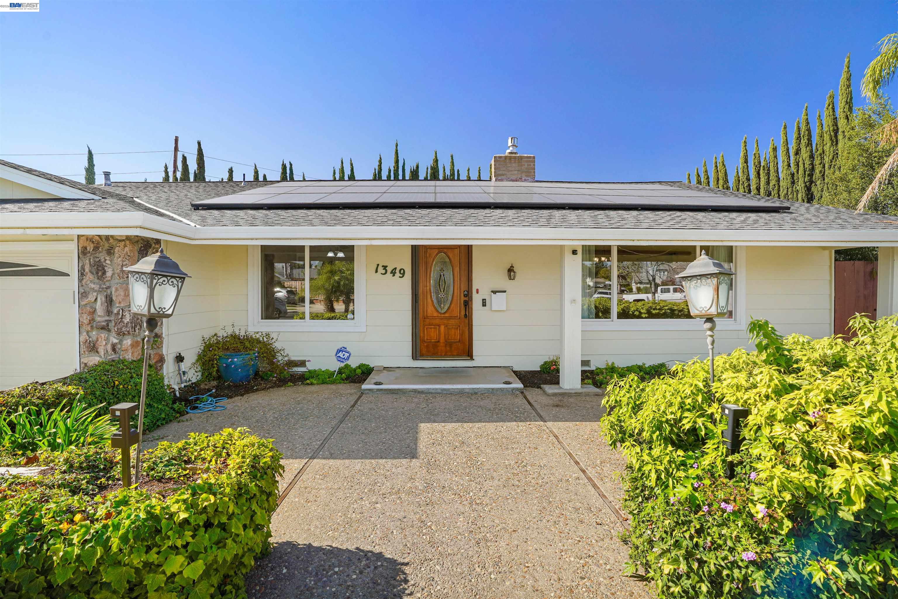 Detail Gallery Image 3 of 55 For 1349 Evans Pl, Livermore,  CA 94550 - 5 Beds | 2 Baths