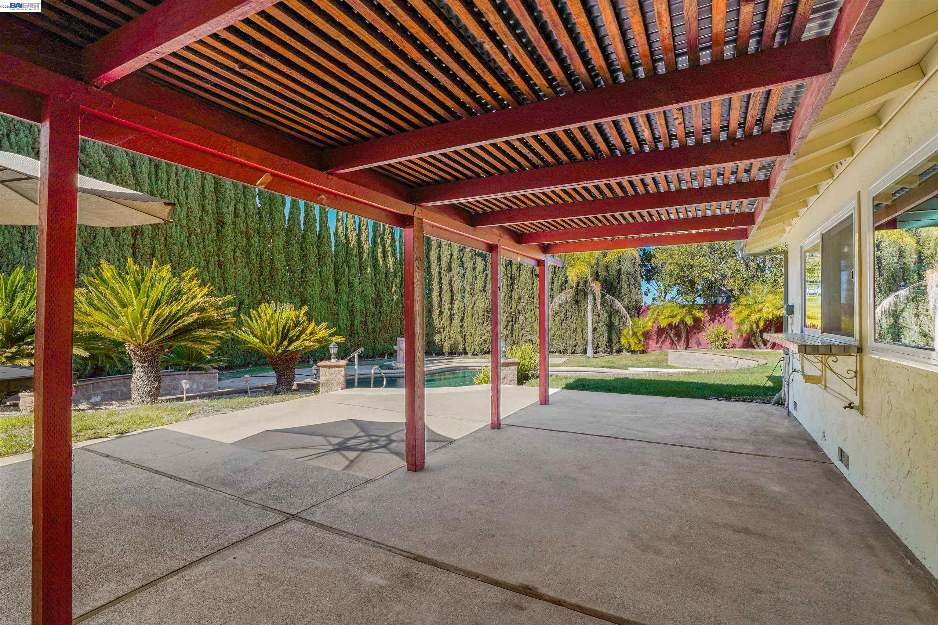 Detail Gallery Image 5 of 55 For 1349 Evans Pl, Livermore,  CA 94550 - 5 Beds | 2 Baths